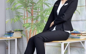 646/大头~【师恩似海】从晨光初现到暮色四合,在教育的田野上,默默耕耘,静待花开。