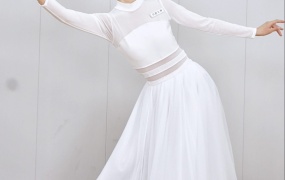 666/柒柒~《活在当下》曾盼回过去补遗憾,如今懂活在当下才心安。