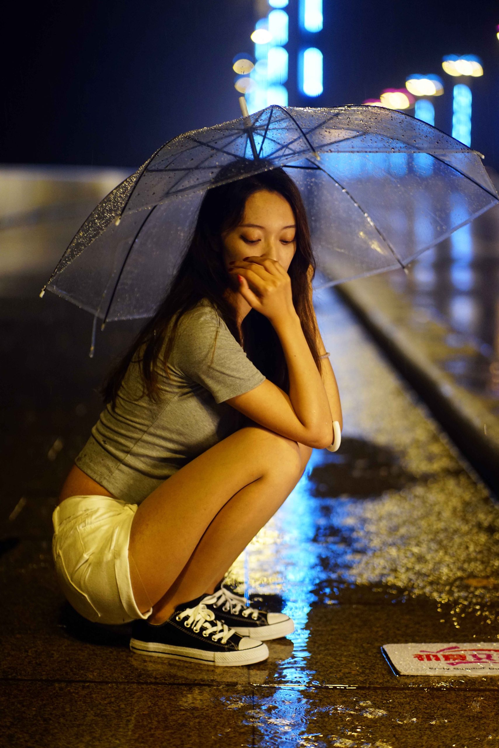 069/依依~【夏日夜雨】炎热夏天能遇一场雨真的很不容易