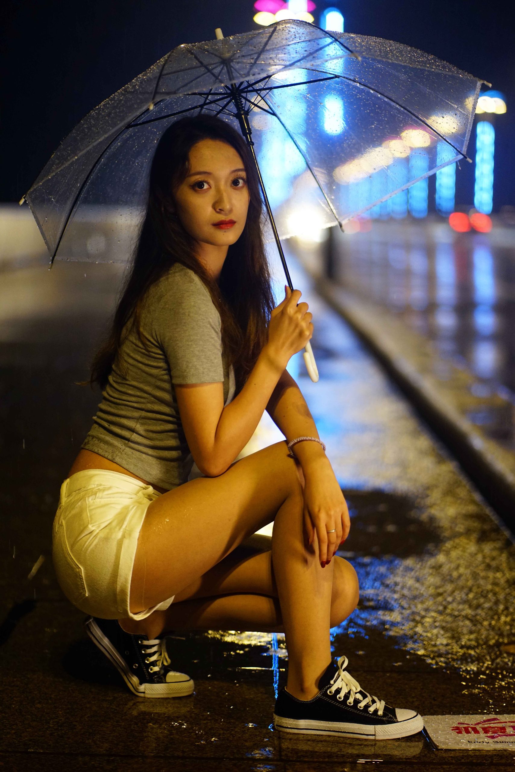 069/依依~【夏日夜雨】炎热夏天能遇一场雨真的很不容易