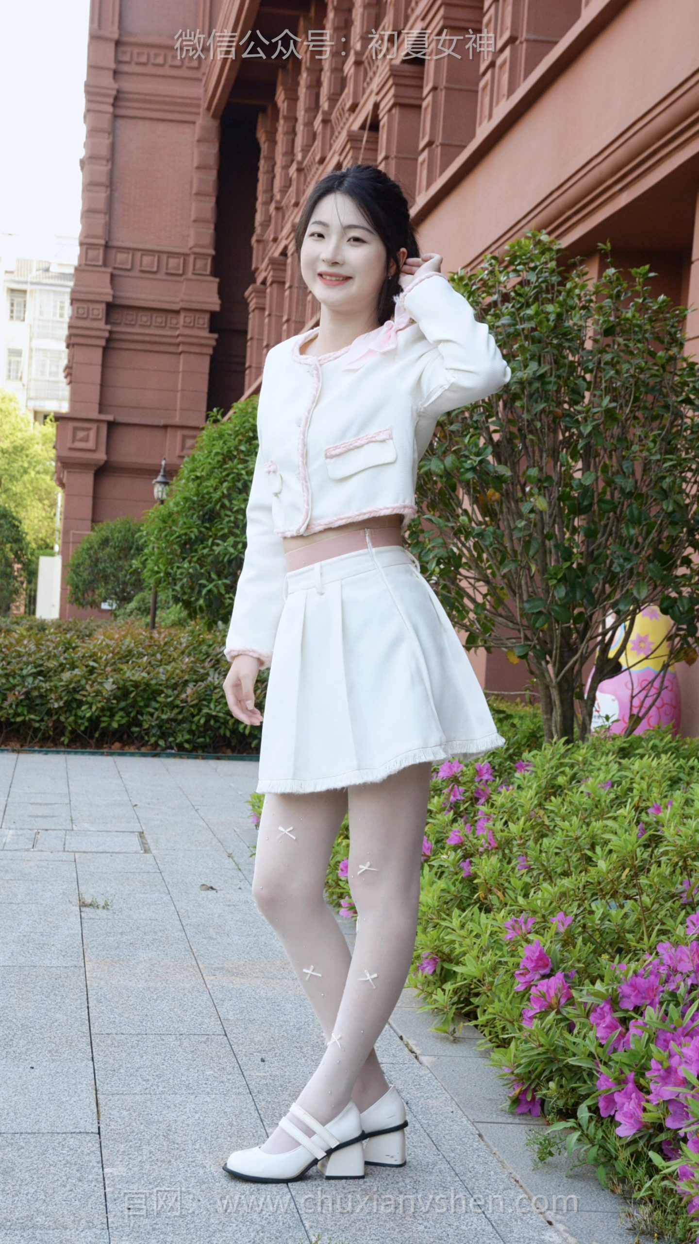 485/安妮~【赏心悦目】让花儿自在生长，我带着这份美好的遇见前行，怀揣着对生活的热爱，一路芬芳。
