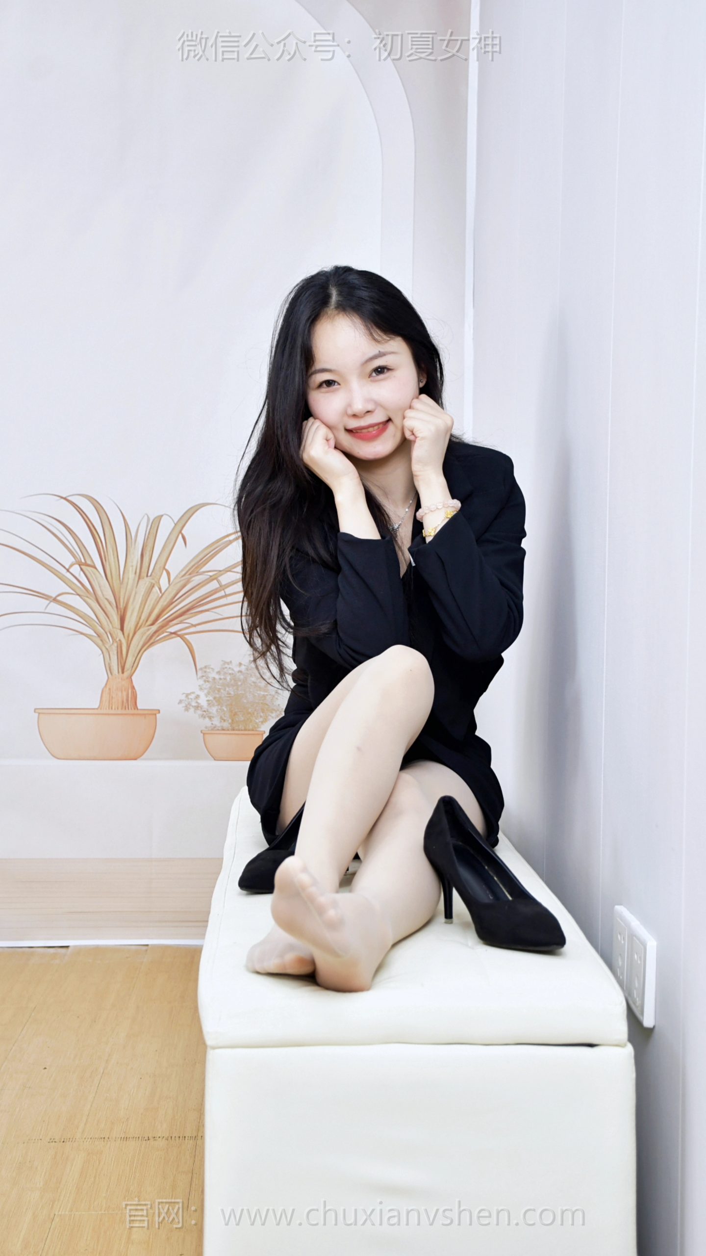505/芸芸~【无限勇气】 逮着空当，穿正装偷摸打滚摸鱼，这才是真正职场间隙