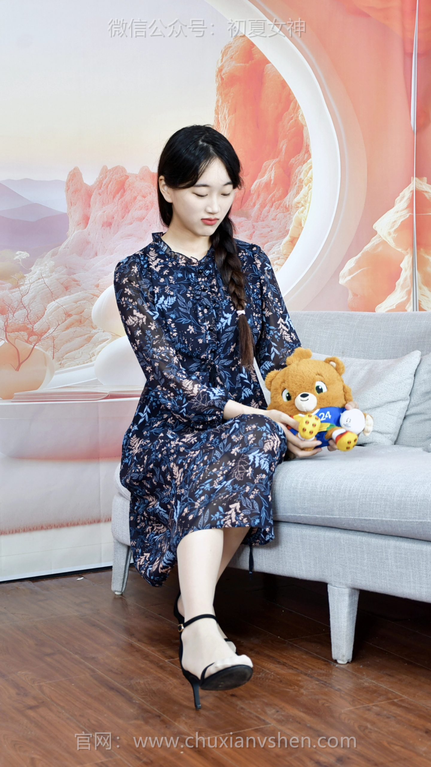 543/大头~【长辫垂肩】妥妥的田园系女神，把怀旧感穿在身上，每一帧都藏着故事，谁能不爱？