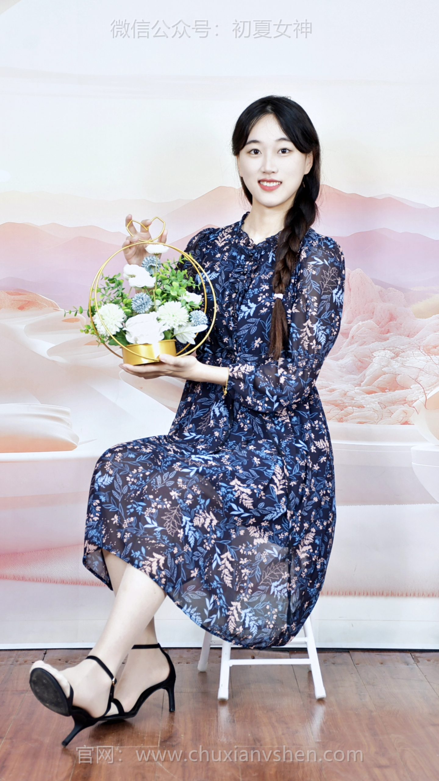 543/大头~【长辫垂肩】妥妥的田园系女神，把怀旧感穿在身上，每一帧都藏着故事，谁能不爱？