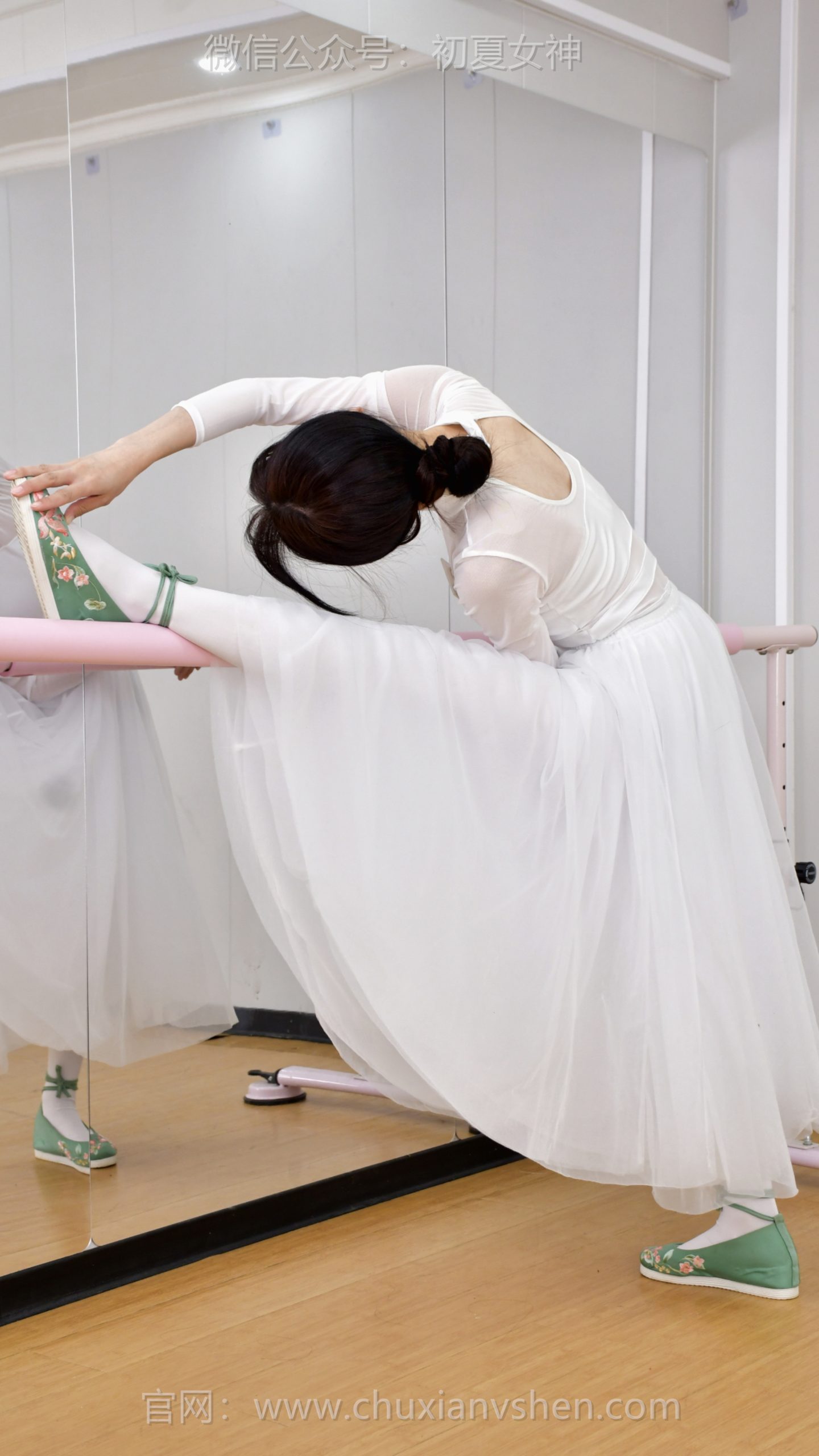 666/柒柒~《活在当下》曾盼回过去补遗憾，如今懂活在当下才心安。