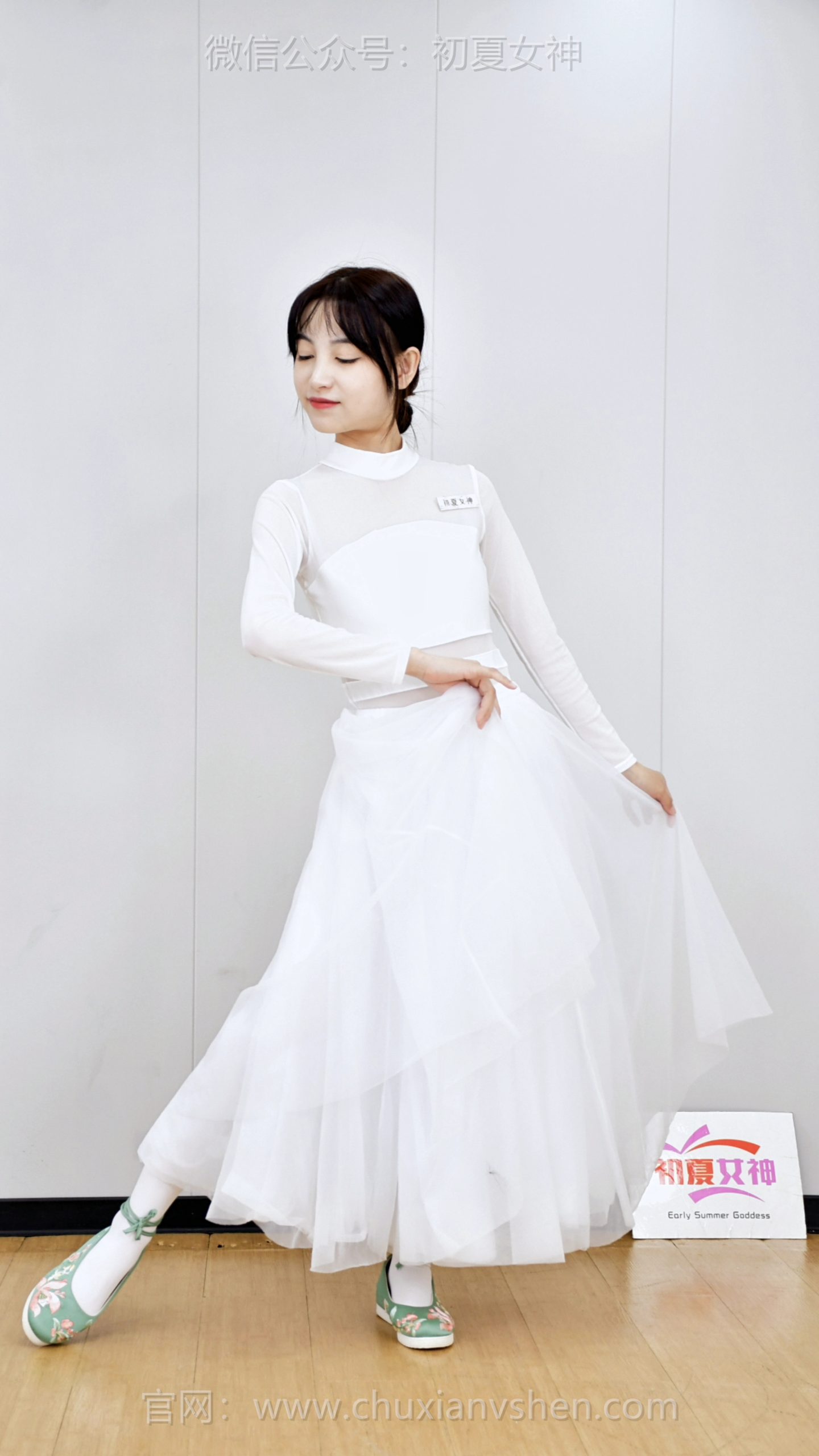 666/柒柒~《活在当下》曾盼回过去补遗憾，如今懂活在当下才心安。