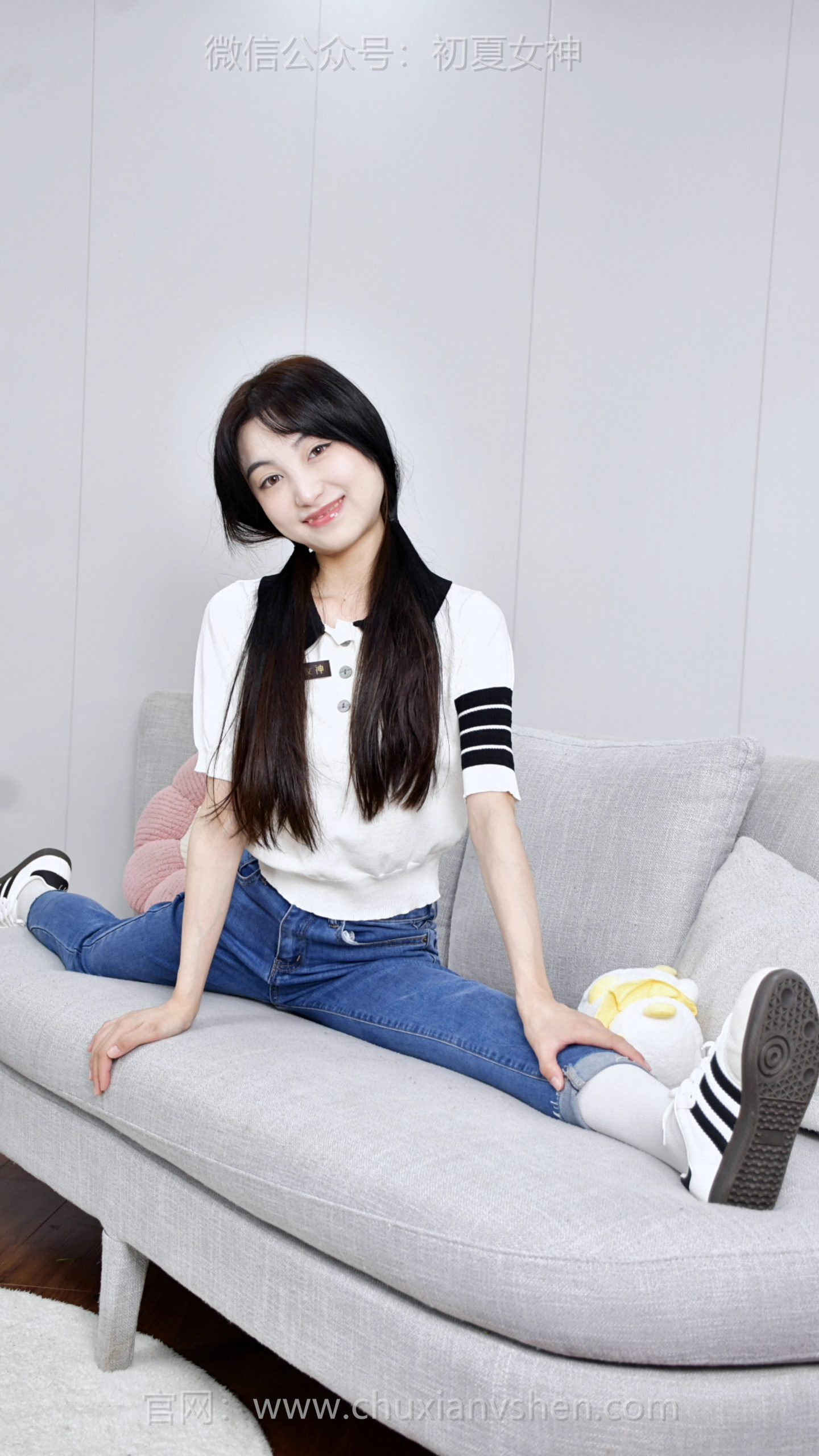 685/柒柒~《轻松拿捏》劈叉轻松不费劲，舞蹈功底在线，轻松拿捏吸睛感～