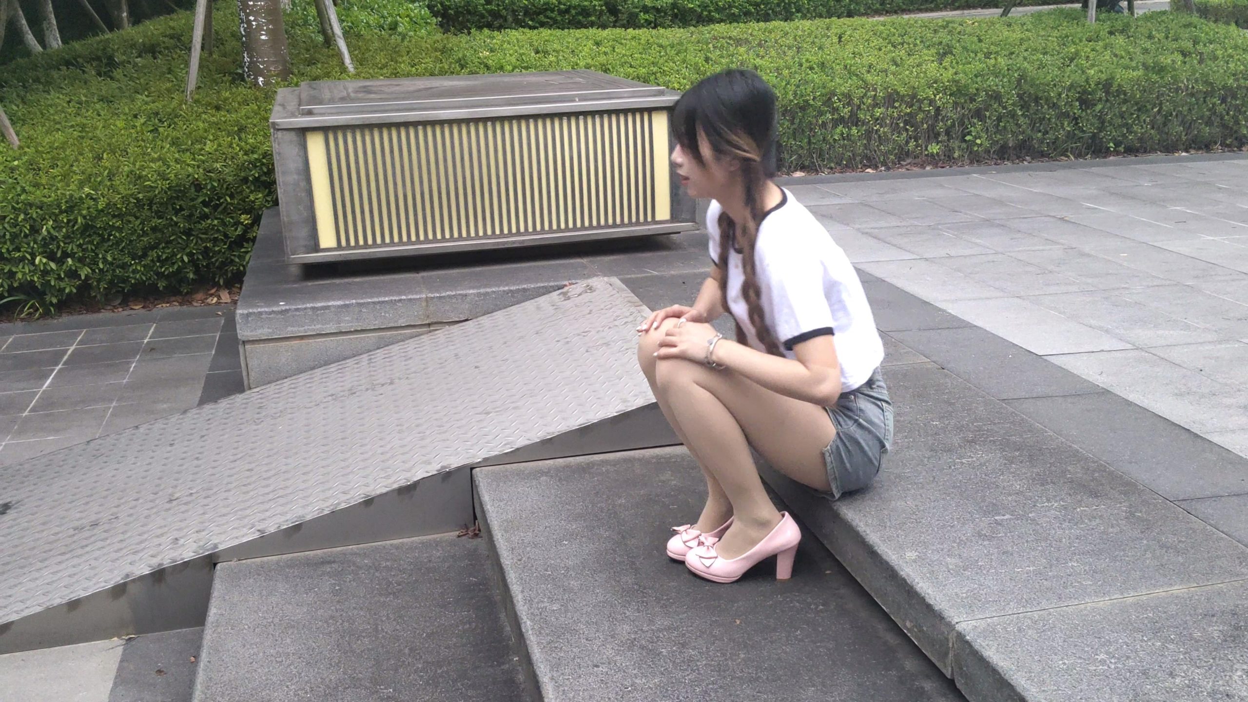 685-1/番茄~《鞋大了》有没有那么一瞬间你人走远了。鞋还在原地等着你？