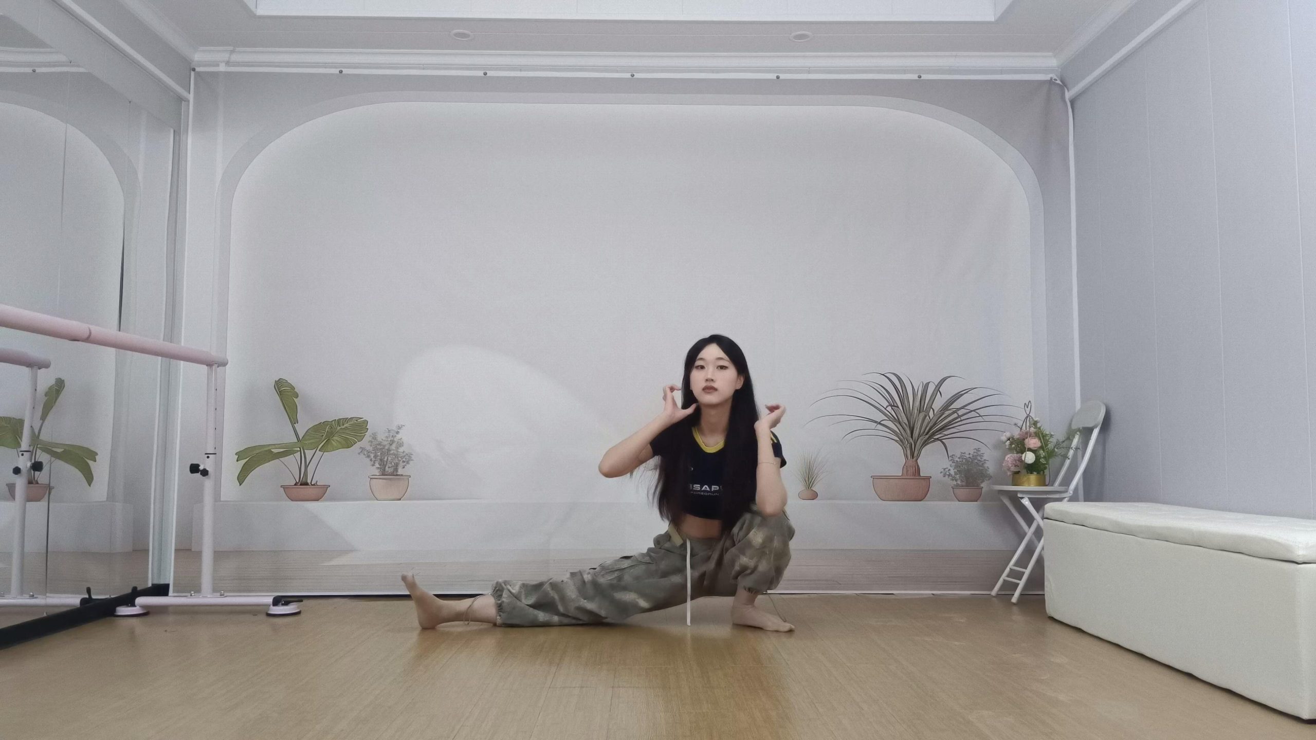 685-2~【大头双舞】此作品为大头的两期完整版舞蹈视频。