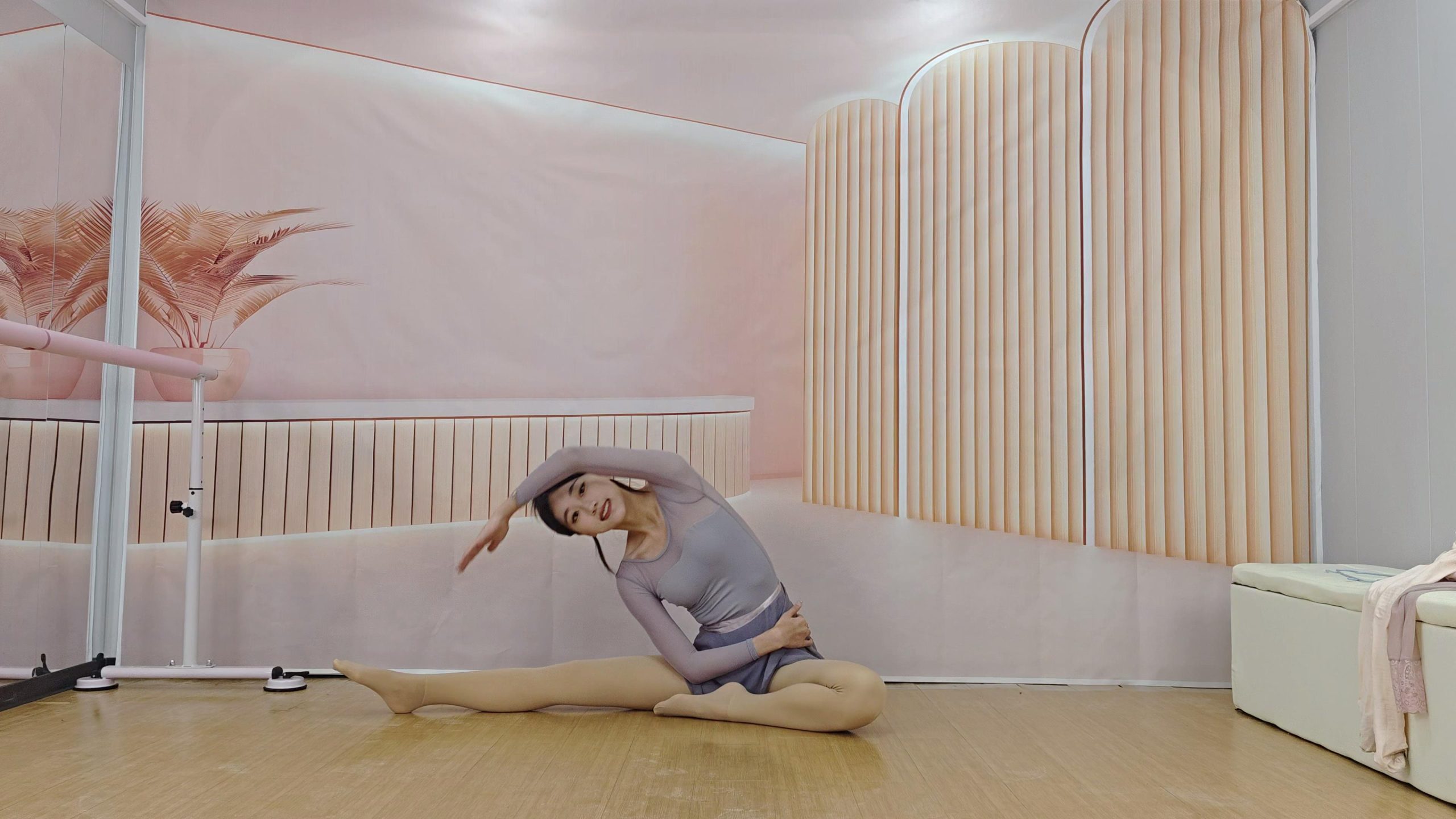 685-2~【大头双舞】此作品为大头的两期完整版舞蹈视频。