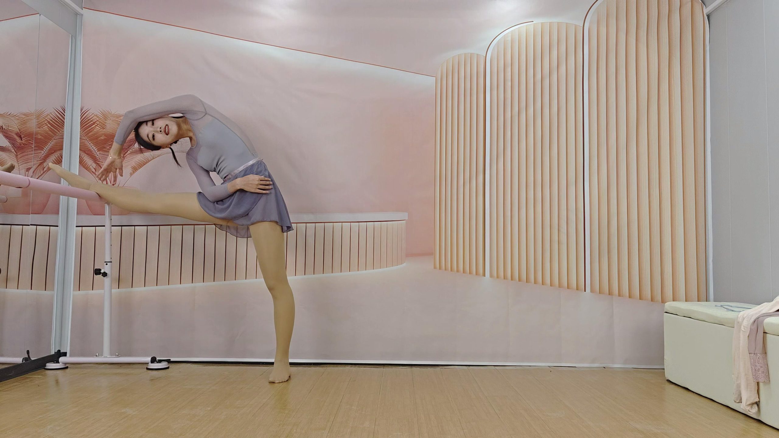 685-2~【大头双舞】此作品为大头的两期完整版舞蹈视频。