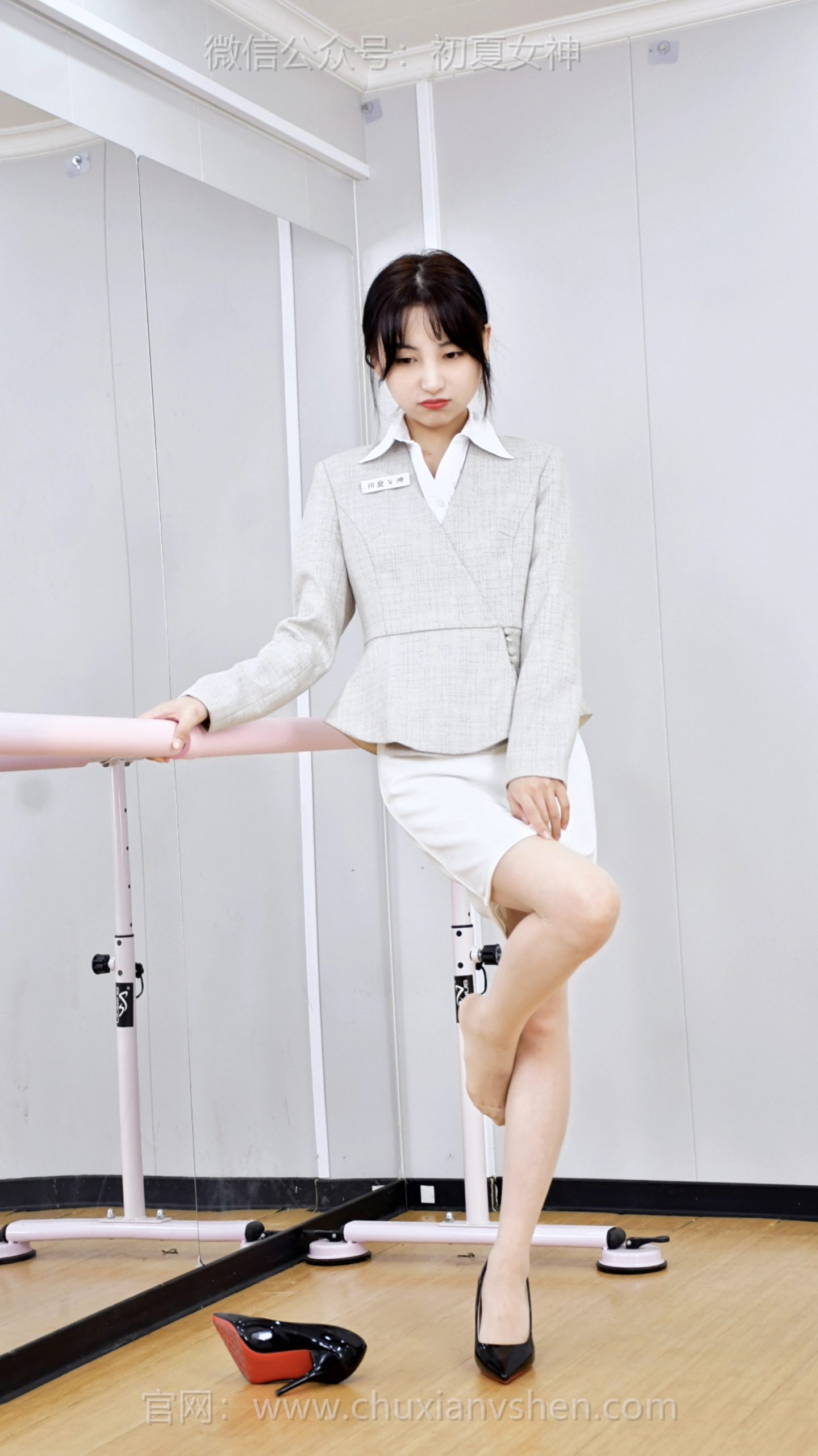 692/柒柒~《一曲入魂》剧终人散曲未凉，旋律一响忆过往。