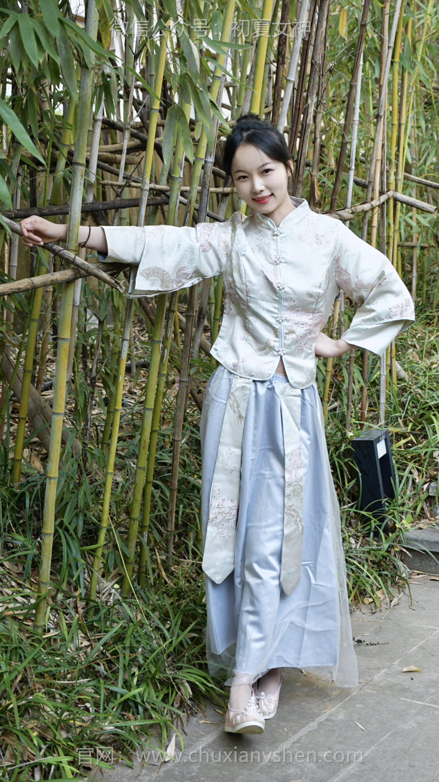 693/芸芸~【佳偶良伴】闺蜜的婚礼，要你美到发光，也想让自己衬得你更甜呀~