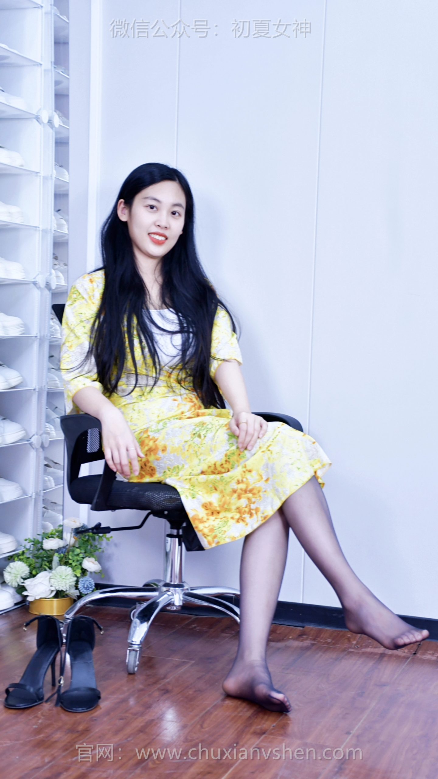 696/耳朵~【柔美感怀】穿喜欢的裙，留顺直的发，在日常里定格属于自己的美好光景。