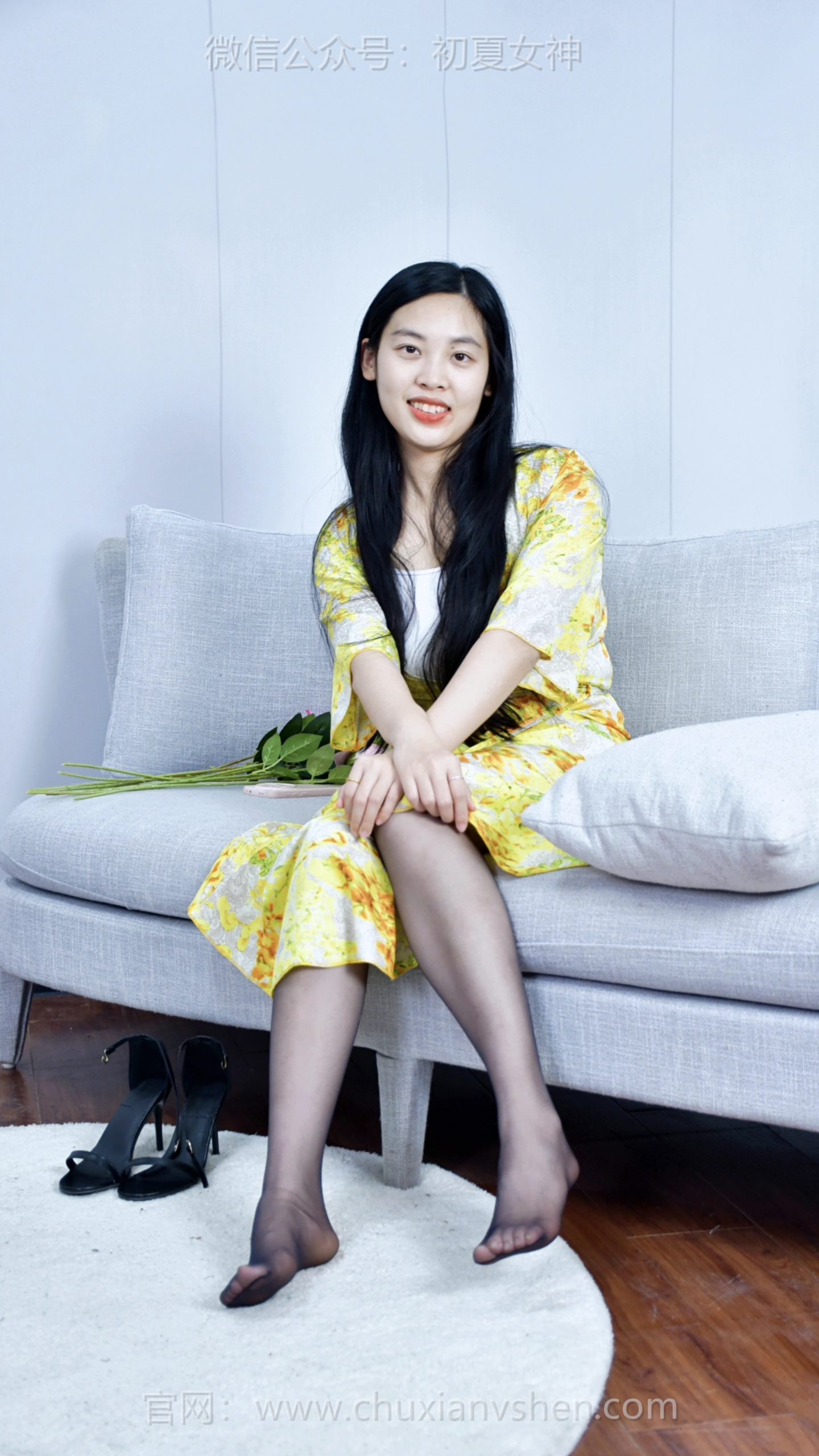 696/耳朵~【柔美感怀】穿喜欢的裙，留顺直的发，在日常里定格属于自己的美好光景。