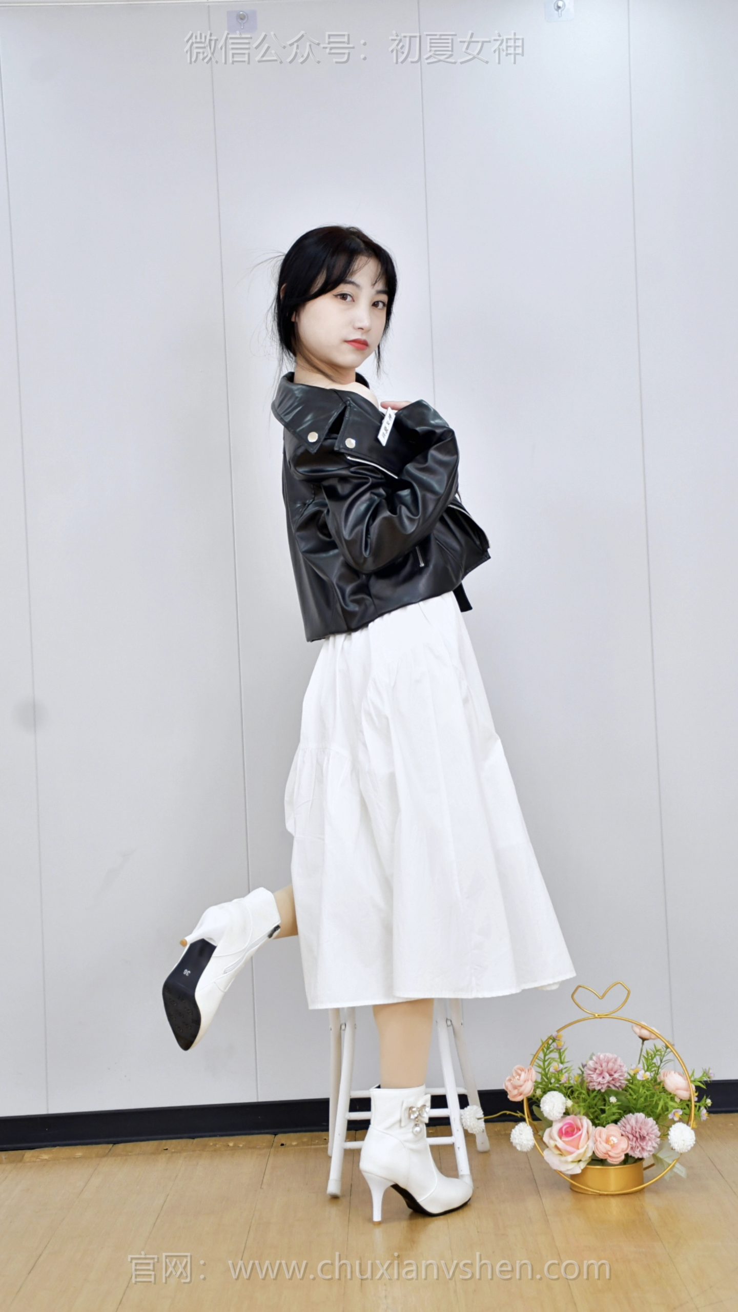 700/柒柒~《浪漫的事》冬天的浪漫，大概就是穿着喜欢的裙子，等一场不期而遇的雪。