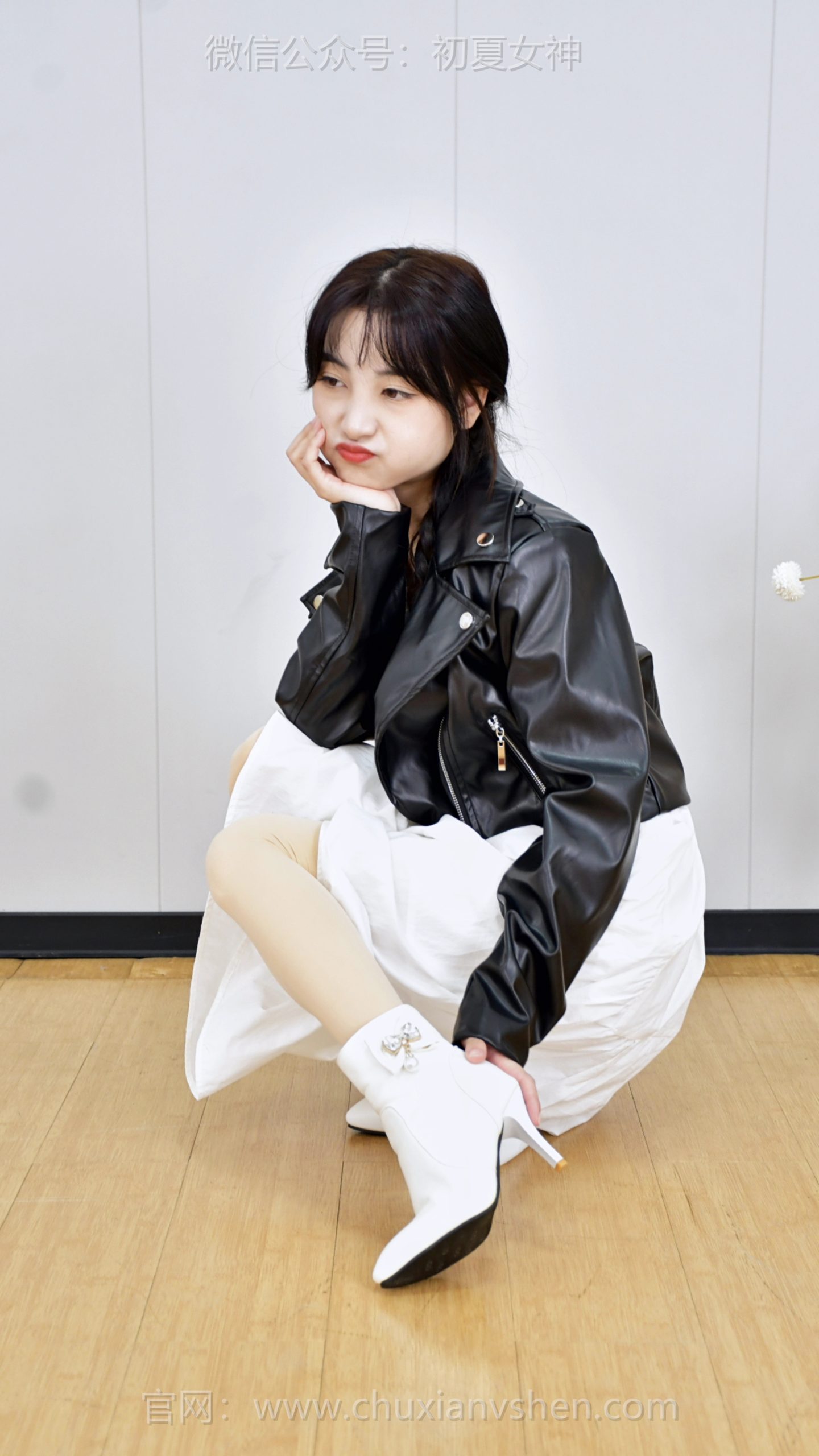 700/柒柒~《浪漫的事》冬天的浪漫，大概就是穿着喜欢的裙子，等一场不期而遇的雪。