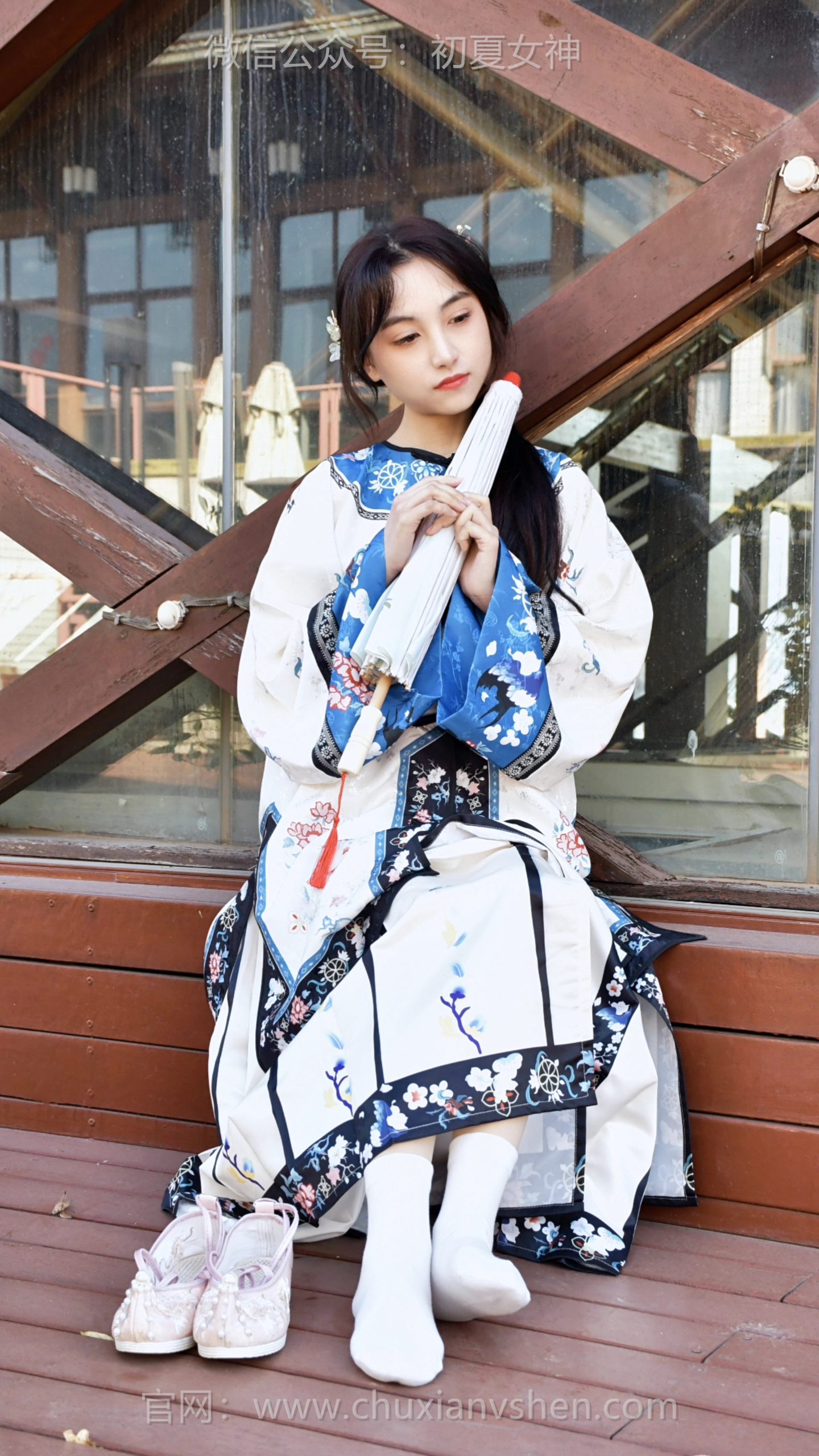 706/柒柒~《旧事如烟》晚清风拂过旧衫，曾经的好日子，只剩回忆缠得人心涩。