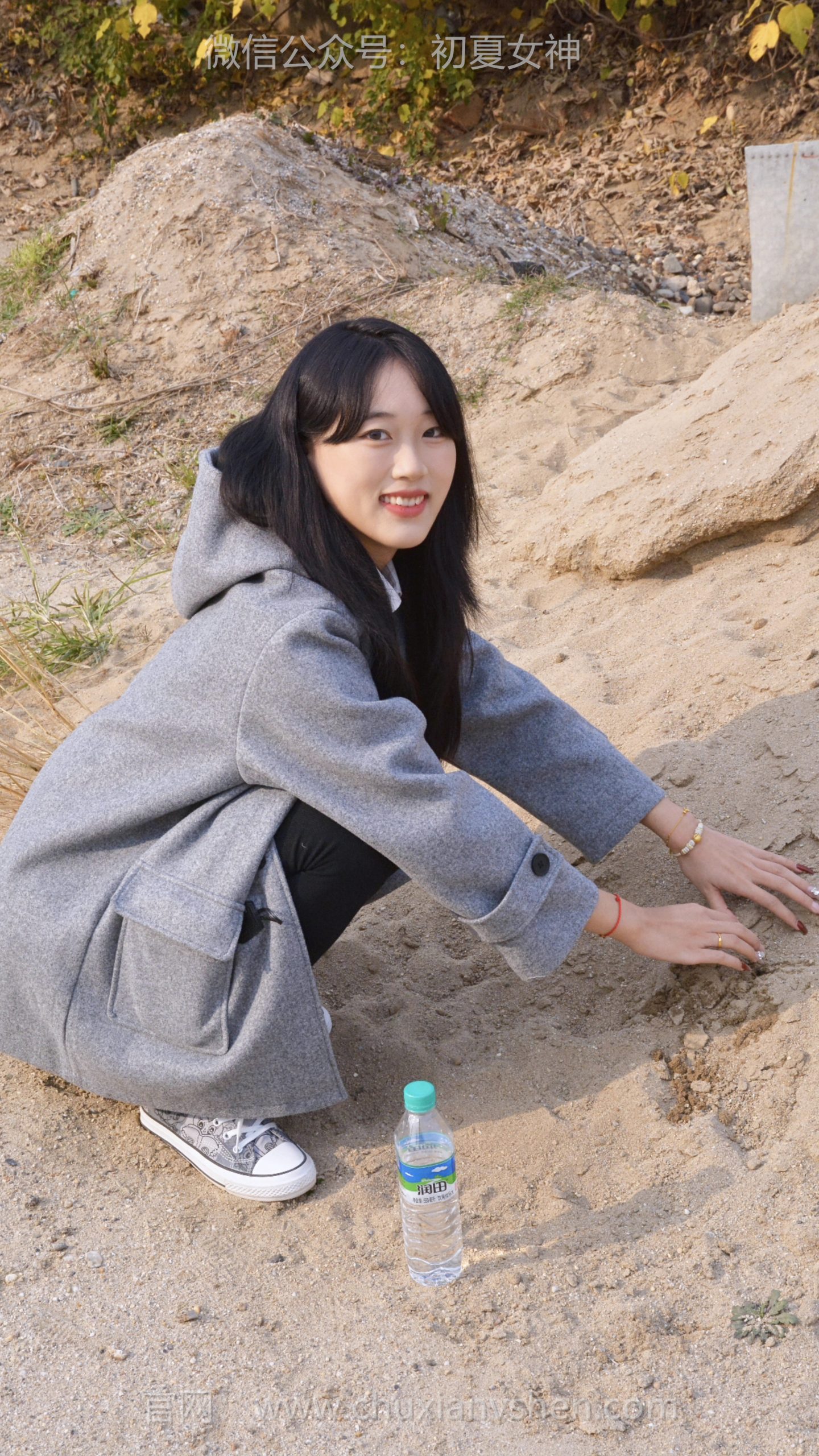 715/大头~【狗刨模式】尖美甲化身挖沙神器，玩沙根本不用铲子