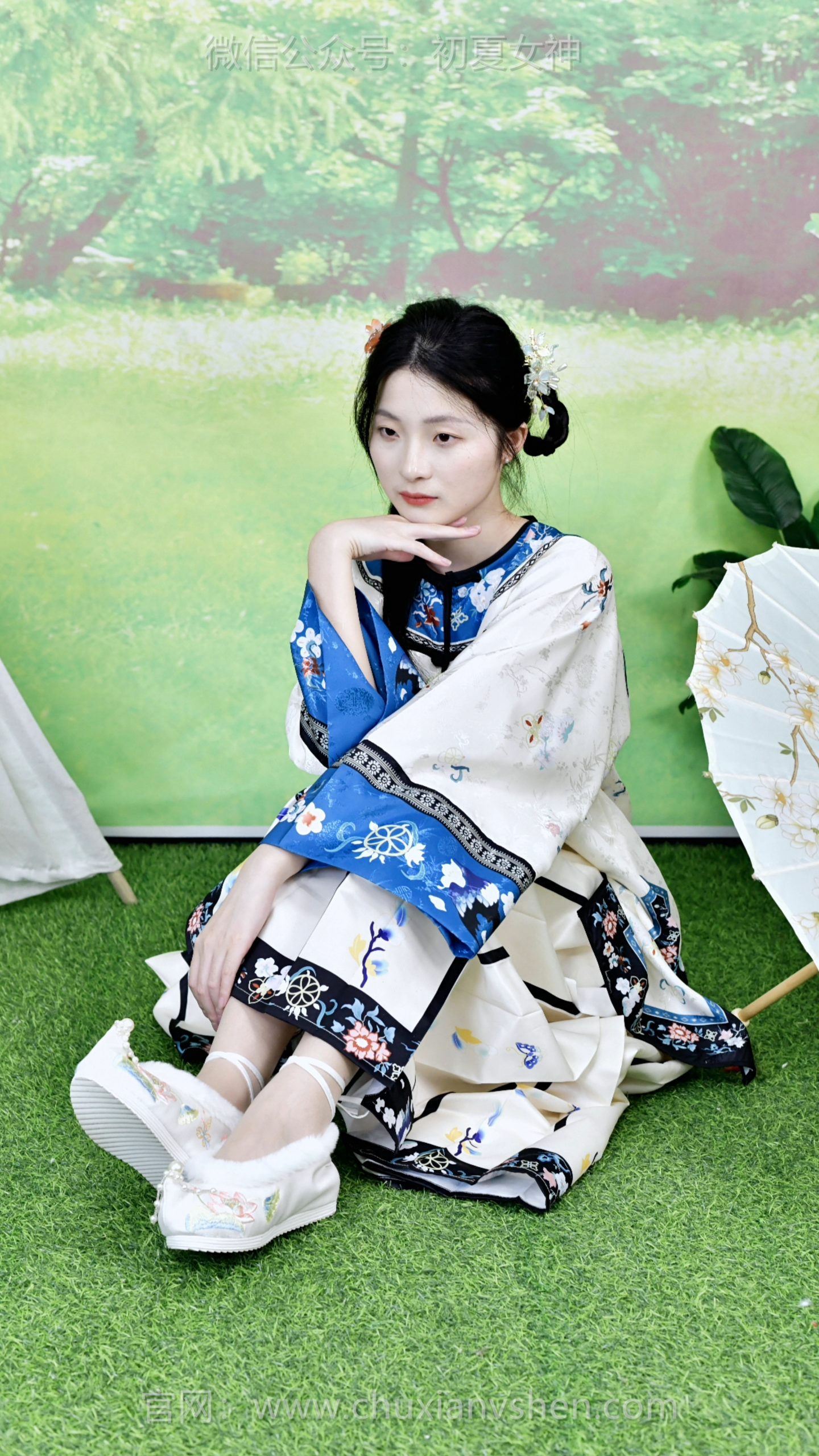 726/安妮~【绫罗绸缎】大家闺秀的礼法：言行温婉笑不露齿，行不露足深居简出，举止端庄守礼循规。