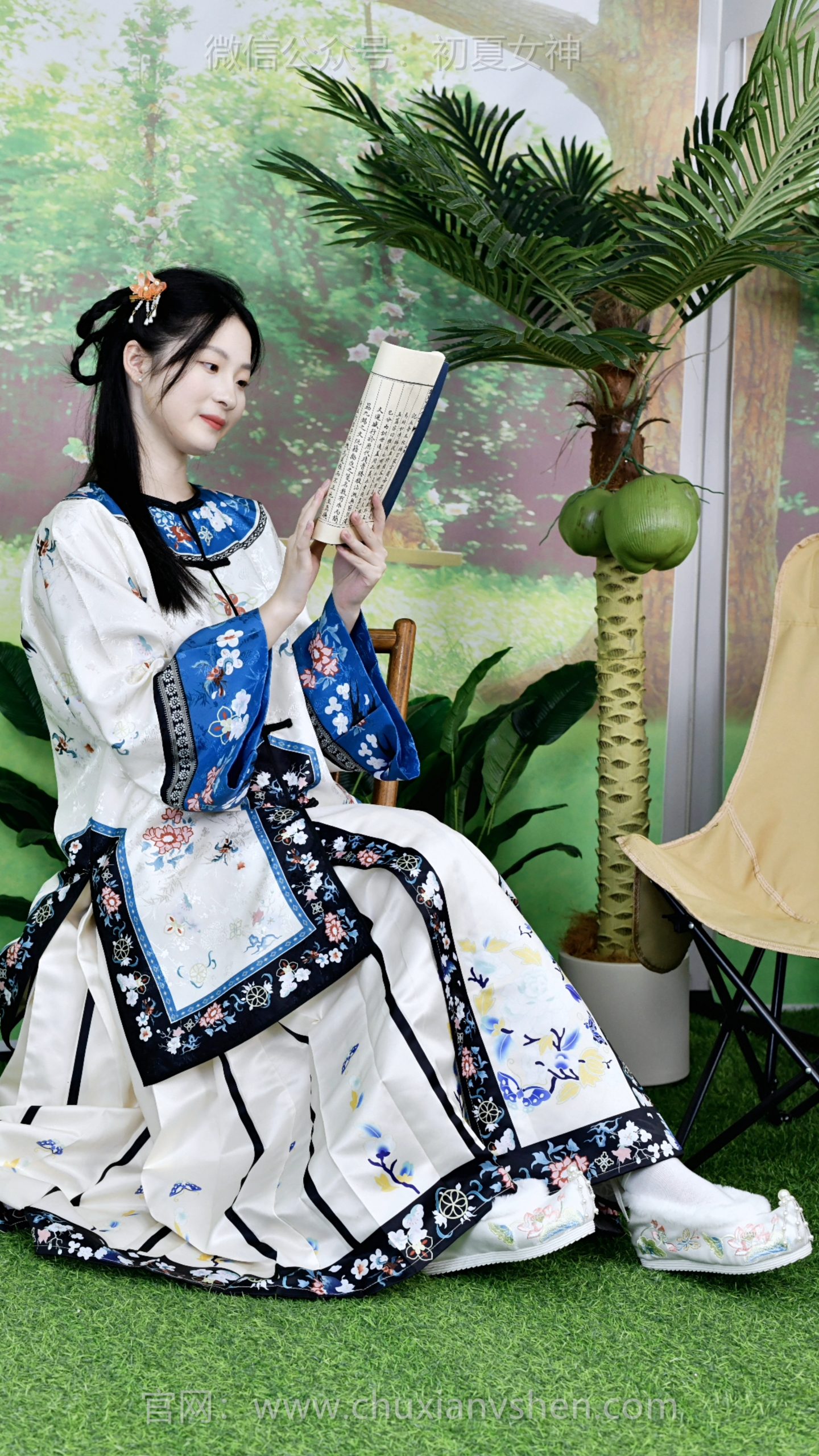 726/安妮~【绫罗绸缎】大家闺秀的礼法：言行温婉笑不露齿，行不露足深居简出，举止端庄守礼循规。