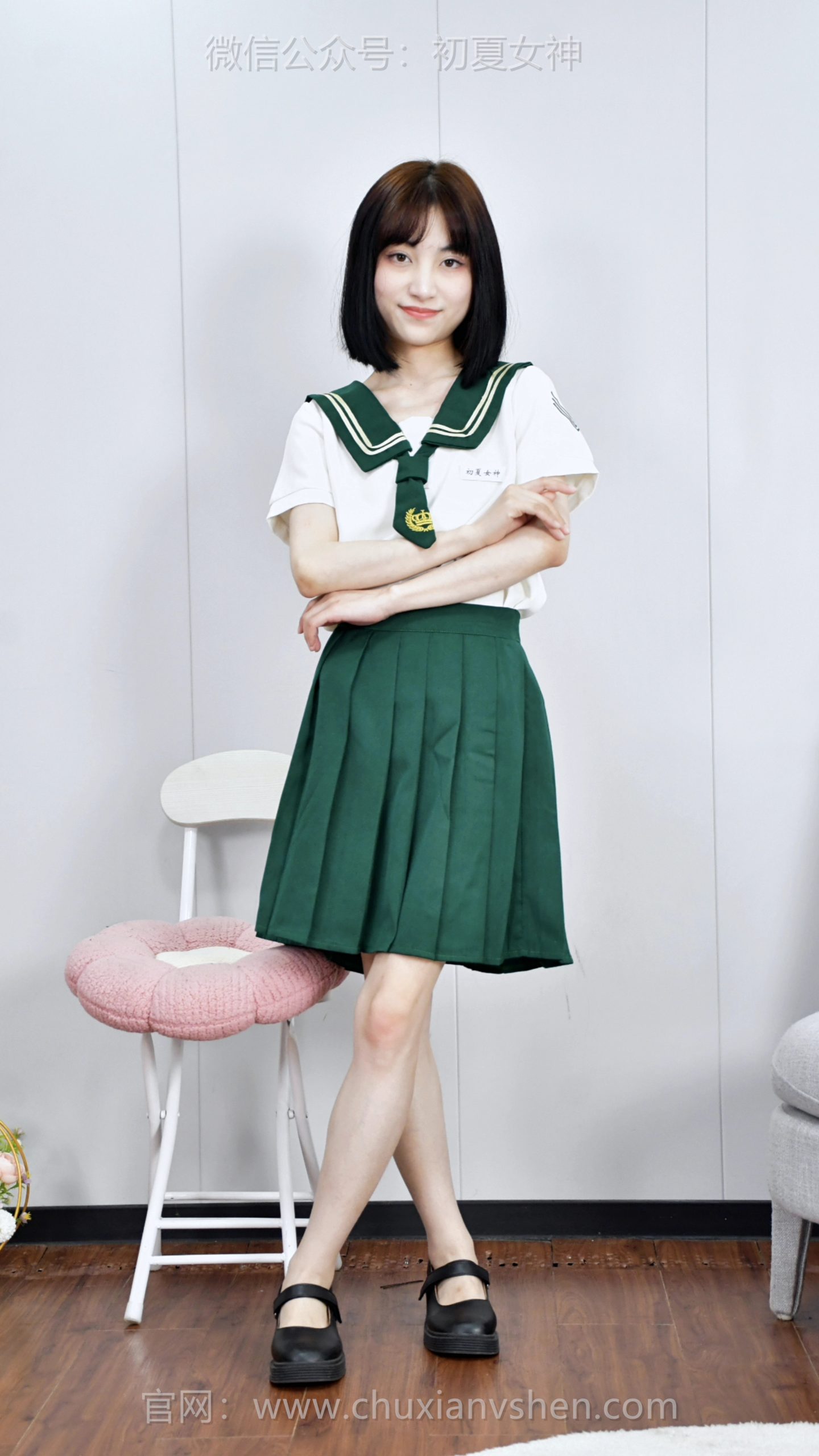 756/柒柒~《体态舒展》站姿舒展挺拔，脚尖轻点的弧度里，藏着刻在骨子里的舞蹈韵律。