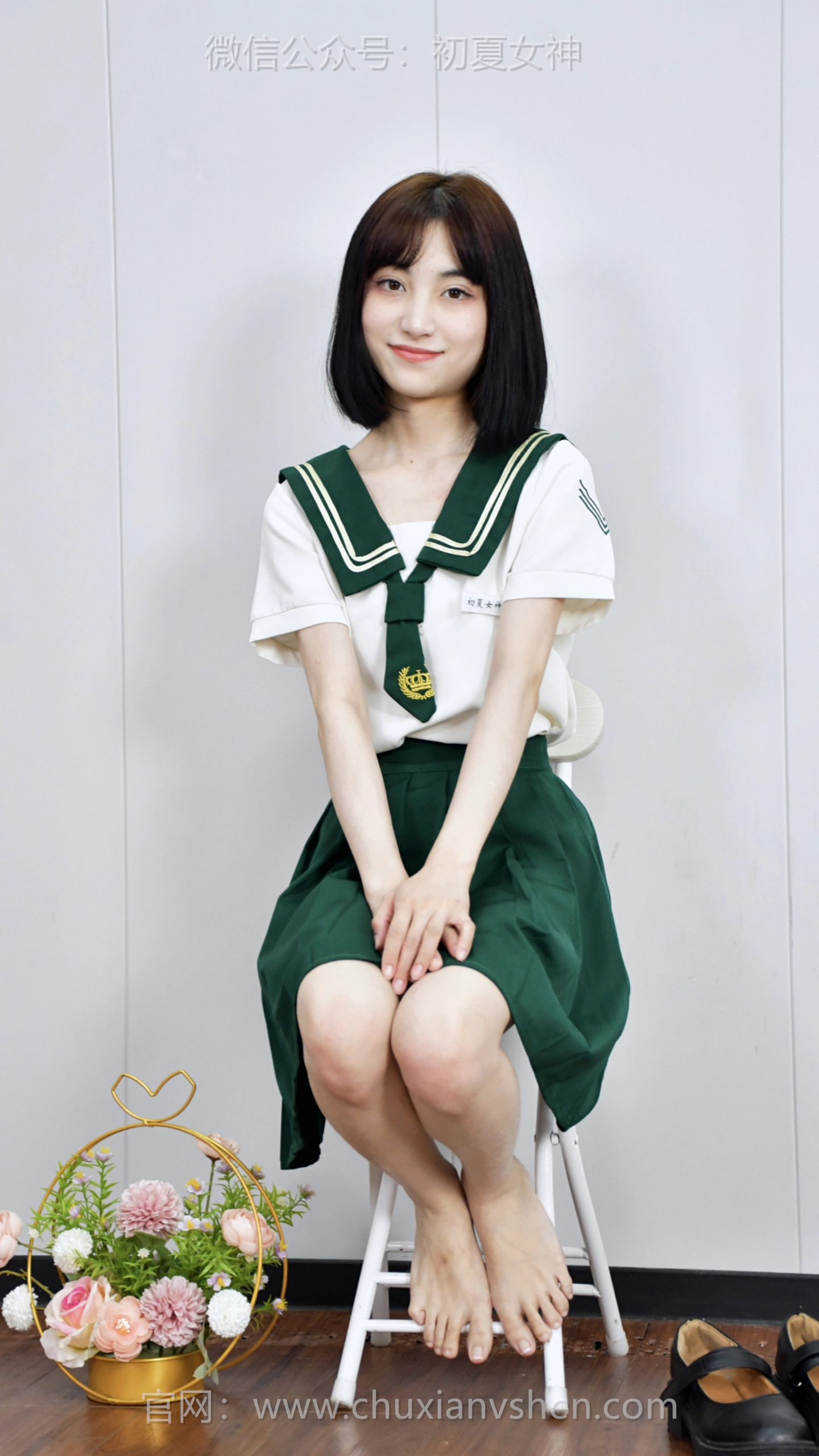 756/柒柒~《体态舒展》站姿舒展挺拔，脚尖轻点的弧度里，藏着刻在骨子里的舞蹈韵律。