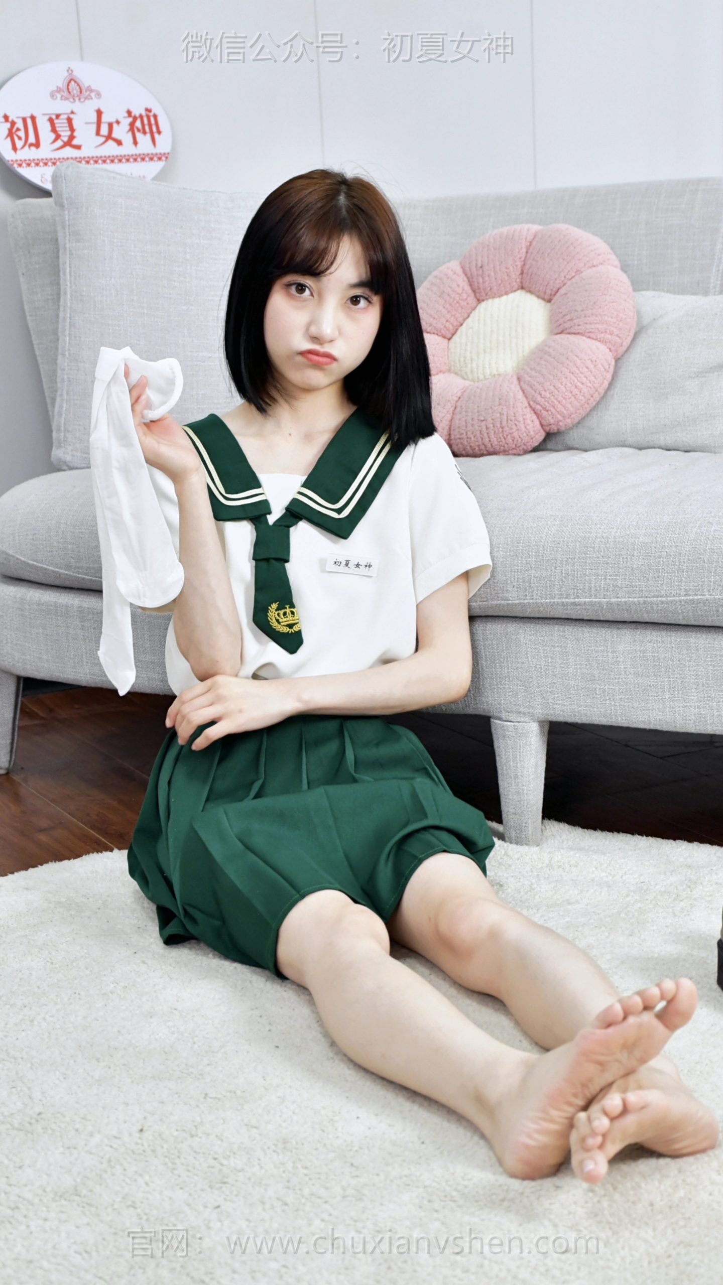 756/柒柒~《体态舒展》站姿舒展挺拔，脚尖轻点的弧度里，藏着刻在骨子里的舞蹈韵律。