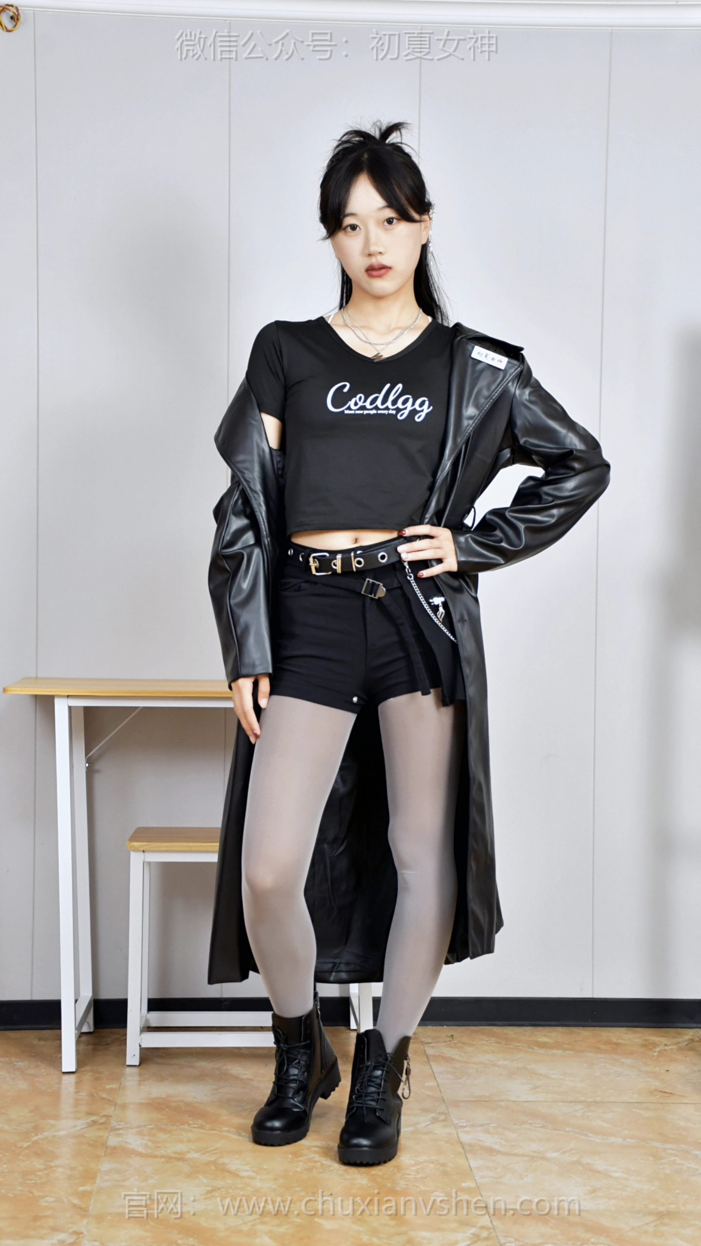 764/大头~【拽姐上线】皮衣甩得潇洒，腰链闪得嚣张，这才是拽姐该有的样子。