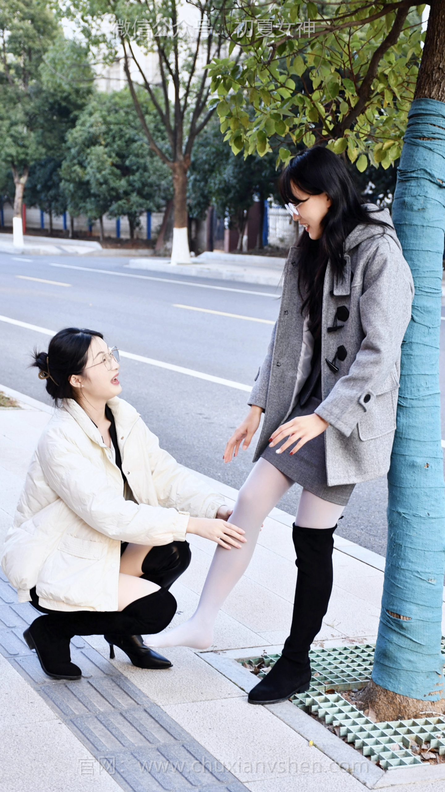 768/安妮、大头~《蹦跳嬉闹》冬天的快乐很简单：和你一起蹦跶，把冷风都跳成暖的～