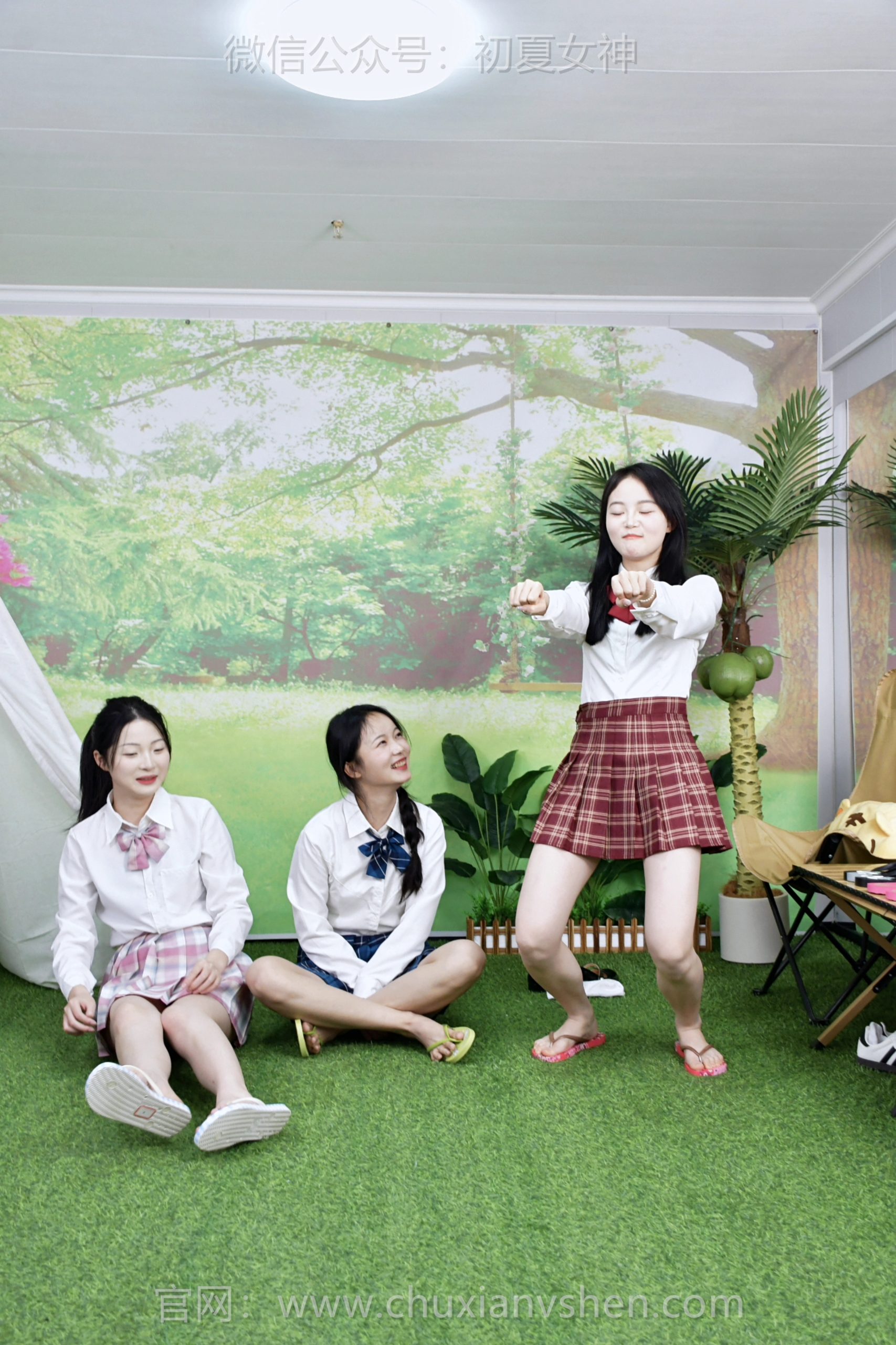 777/双双、芸芸、安妮~《简单互动》一群人聚在一起，随便一个小游戏，就能拥有一整个下午的好心情，轻松又治愈。