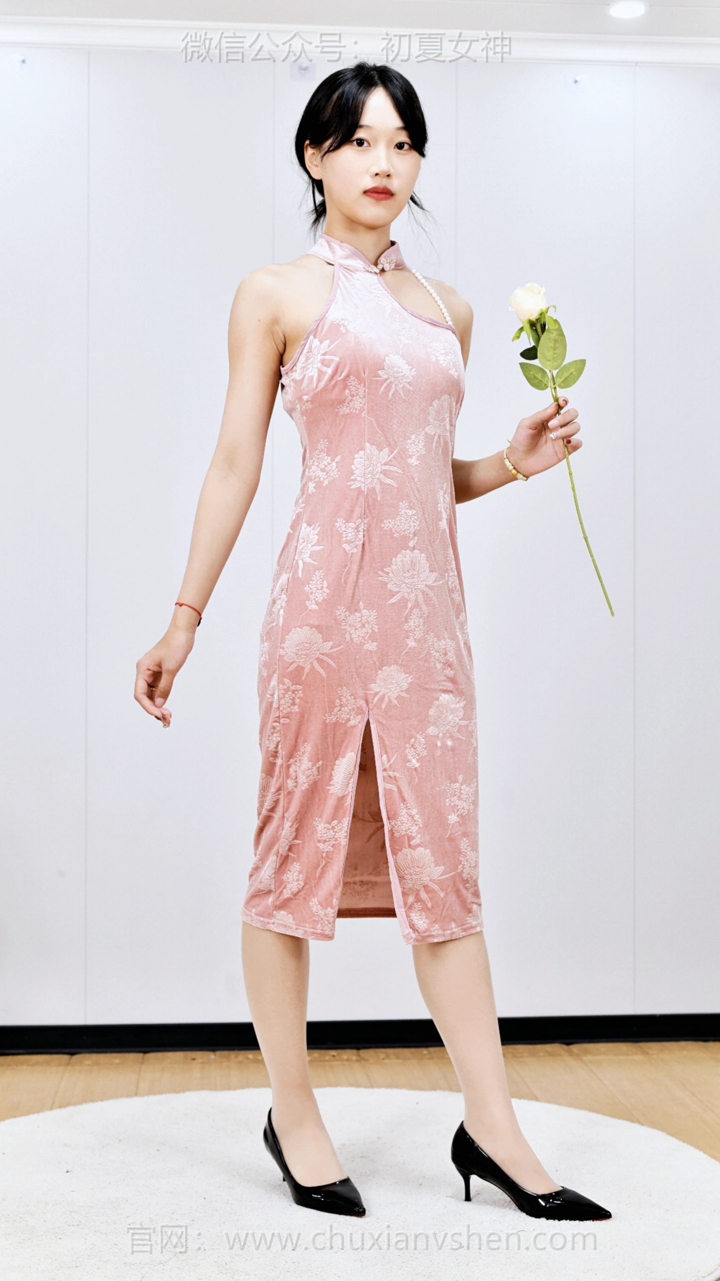 798/大头~【八方从容】旋转不是为了迎合镜头，而是让身体慢慢舒展，让每一面都藏着不费力的好看。