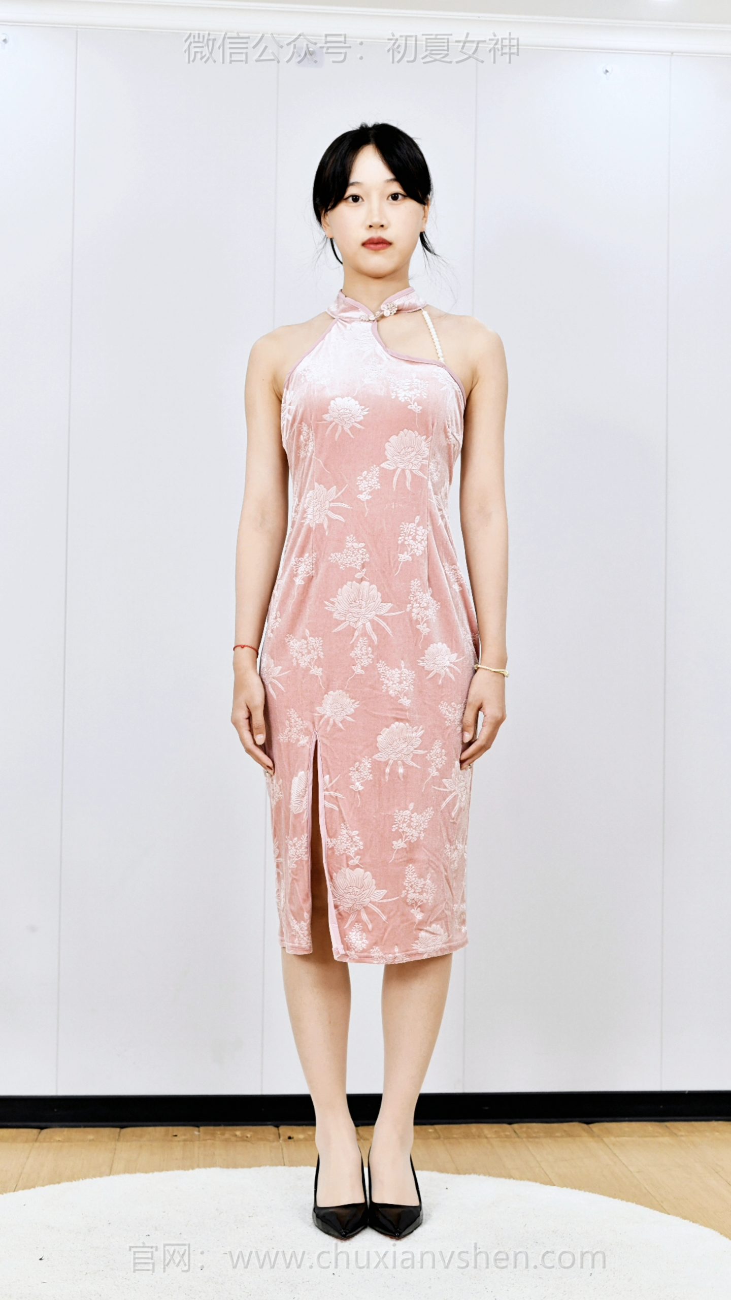 798/大头~【八方从容】旋转不是为了迎合镜头，而是让身体慢慢舒展，让每一面都藏着不费力的好看。