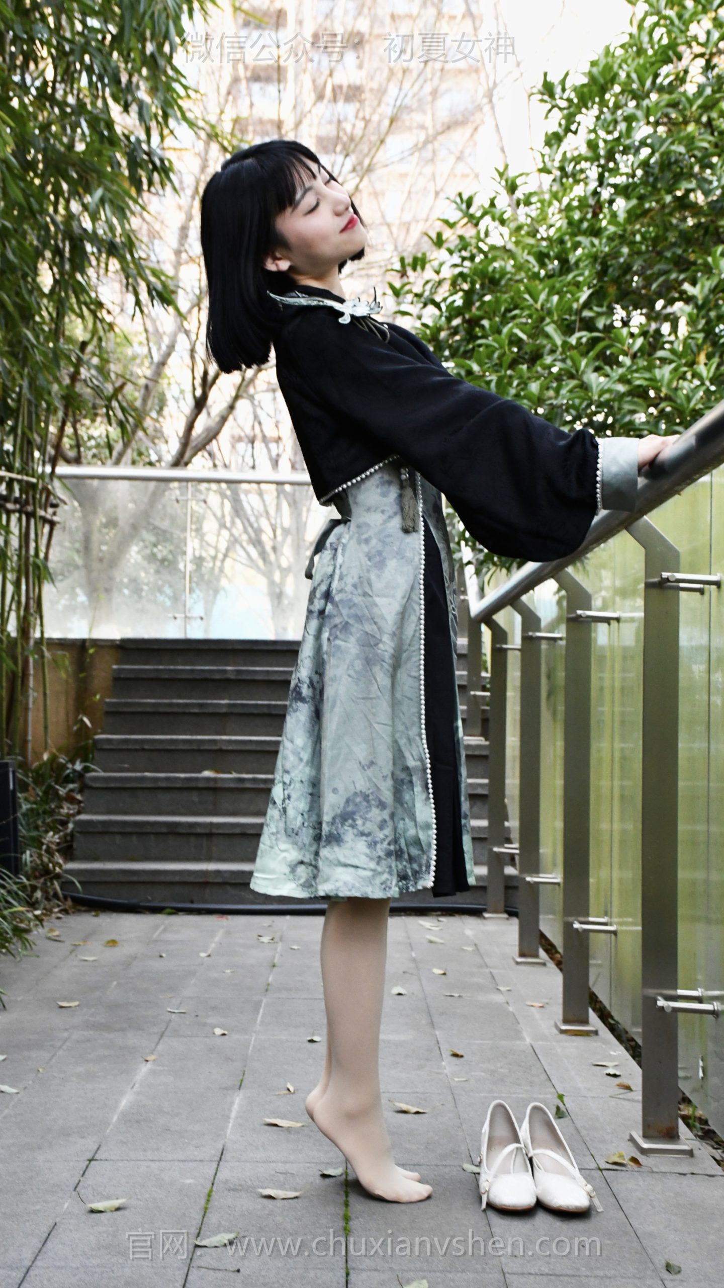 801/柒柒~《出门寻春》原来春天从来都在身边，只要愿意打扮，愿意出发，每一步都能踩在温柔的春光里。