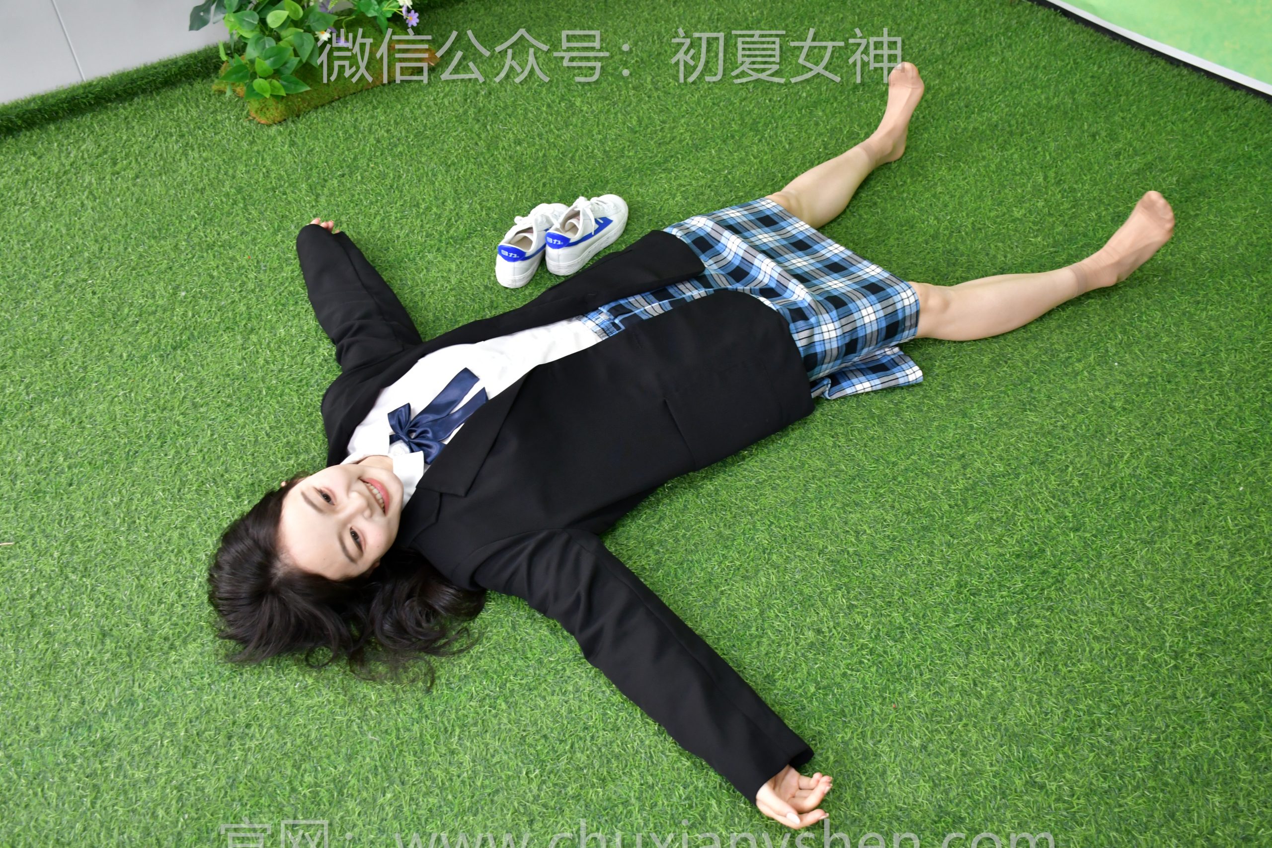 804/双双~【静享片刻】运动过后，大家都提醒不能马上坐下。那我就安安静静躺着，总没问题吧。