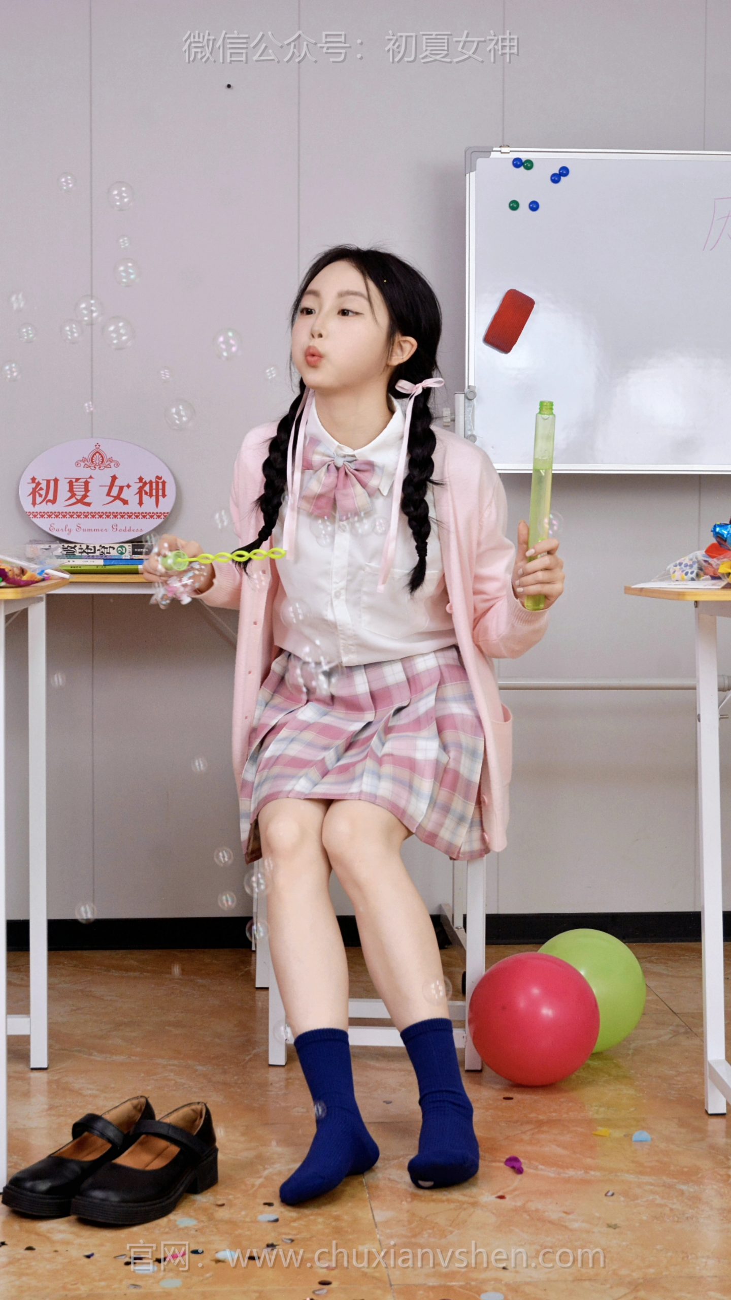 814/双双~【泡泡纷飞】那些以为早已远去的孩子气，原来只要吹一口气，就能瞬间回到满是笑声的教室午后。