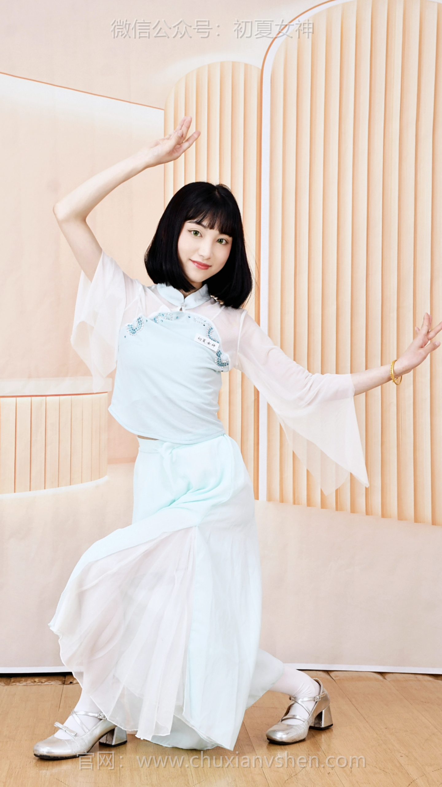 830/柒柒~《随风飘动》飘逸如裙的舞衣，灵动轻盈，让每一次起舞都温婉动人。