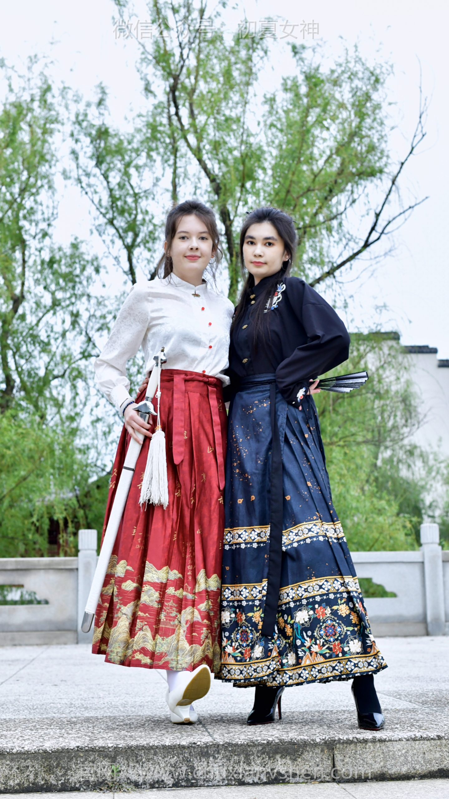 830-1/小麦、兰兰~《初见惊鸿》作为新人，我们认真给大家做这次的穿搭分享，就是想把这份东方美传递给更多人