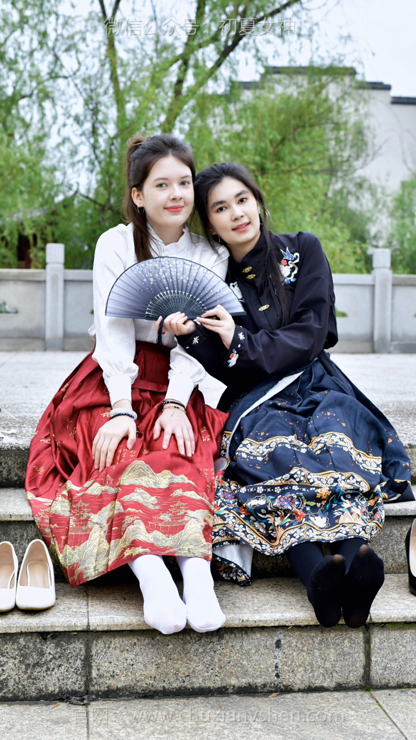 830-1/小麦、兰兰~《初见惊鸿》作为新人，我们认真给大家做这次的穿搭分享，就是想把这份东方美传递给更多人