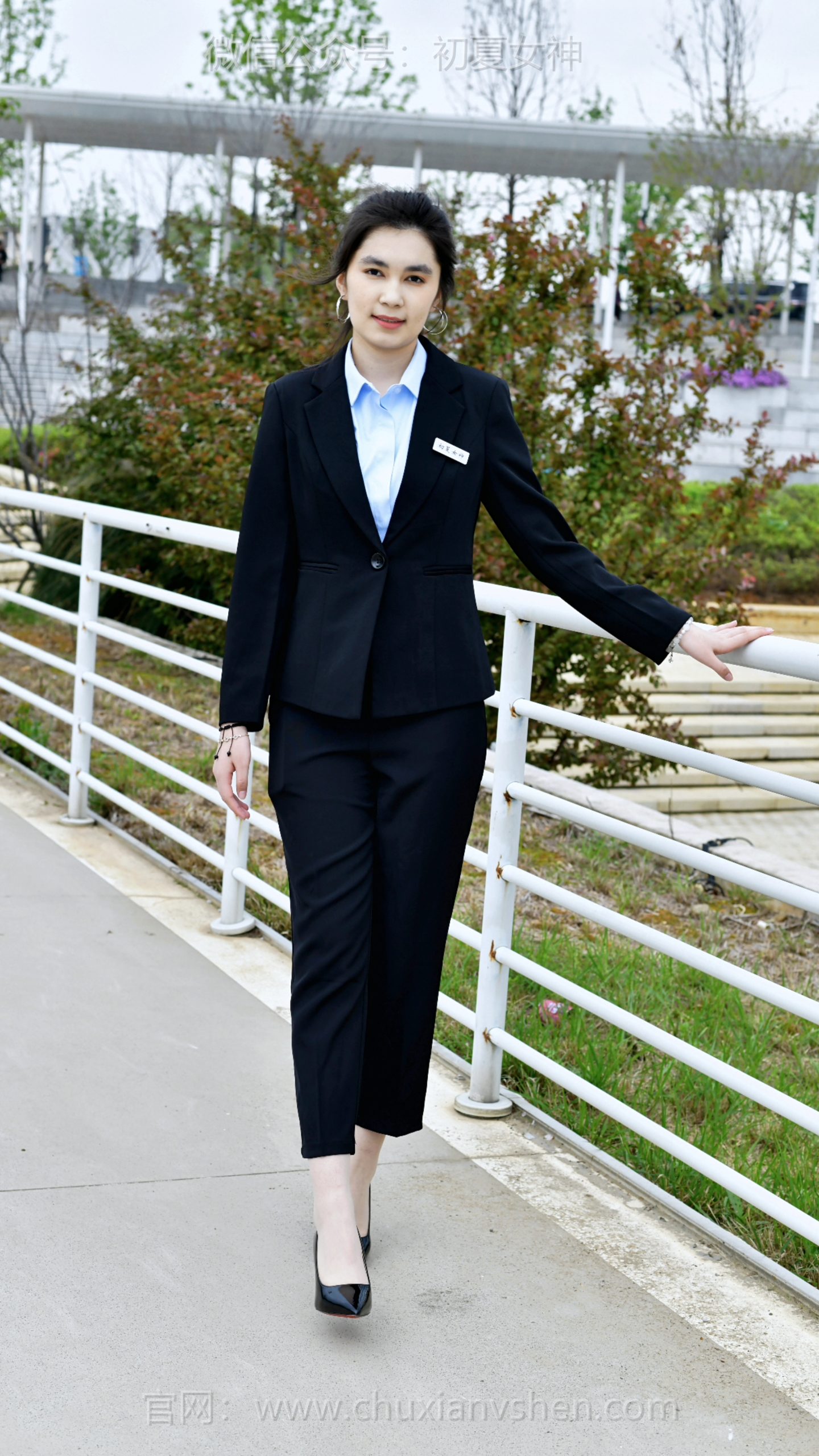 838/兰兰~【自在放空】踩着风慢慢散步，看邻里健身、听阿姨们闲话家常，将工作的紧绷尽数卸下。