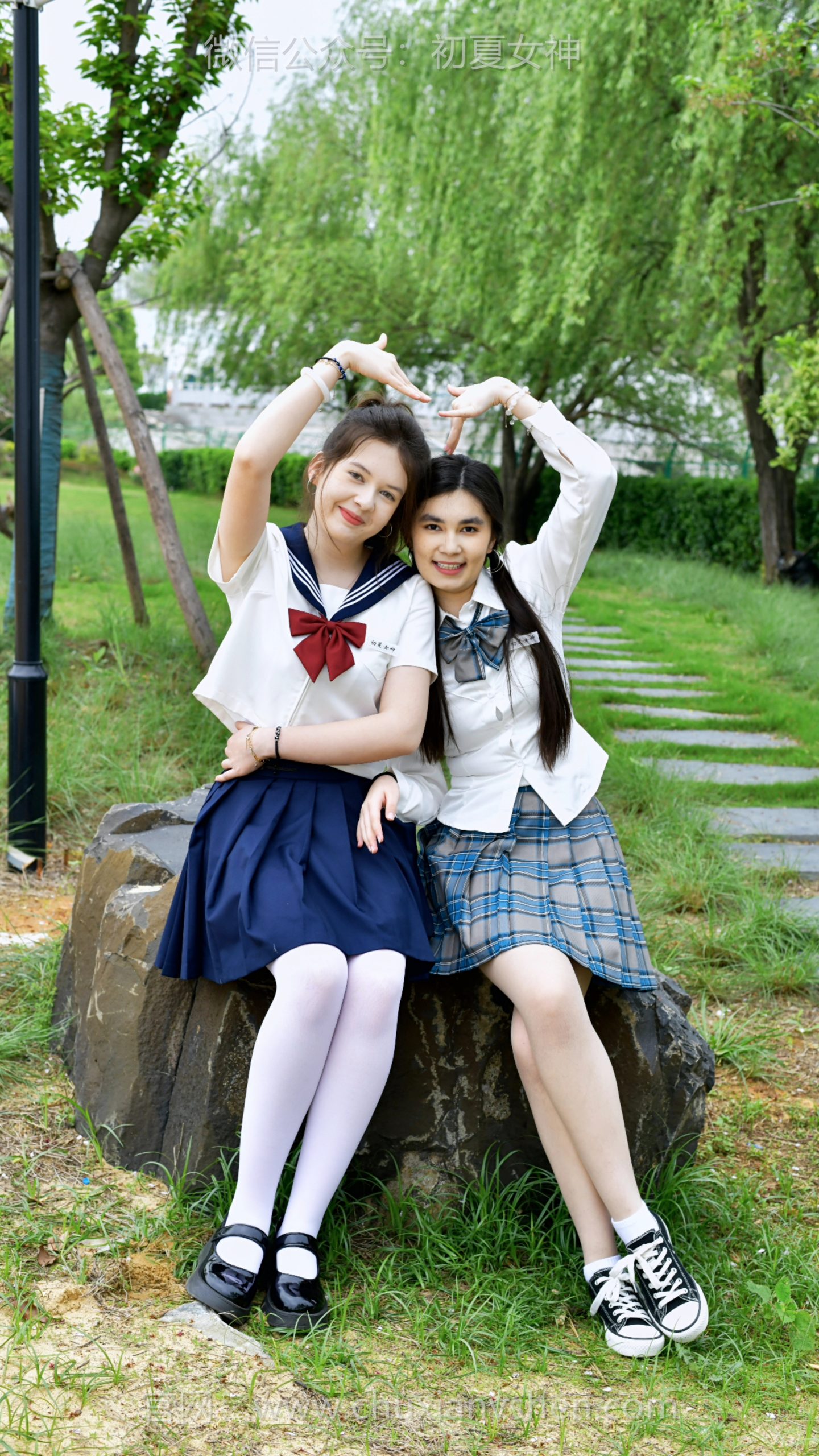 842/小麦、兰兰~《晴日同游》好天气+好闺蜜，在柳树下的每一刻都闪着光