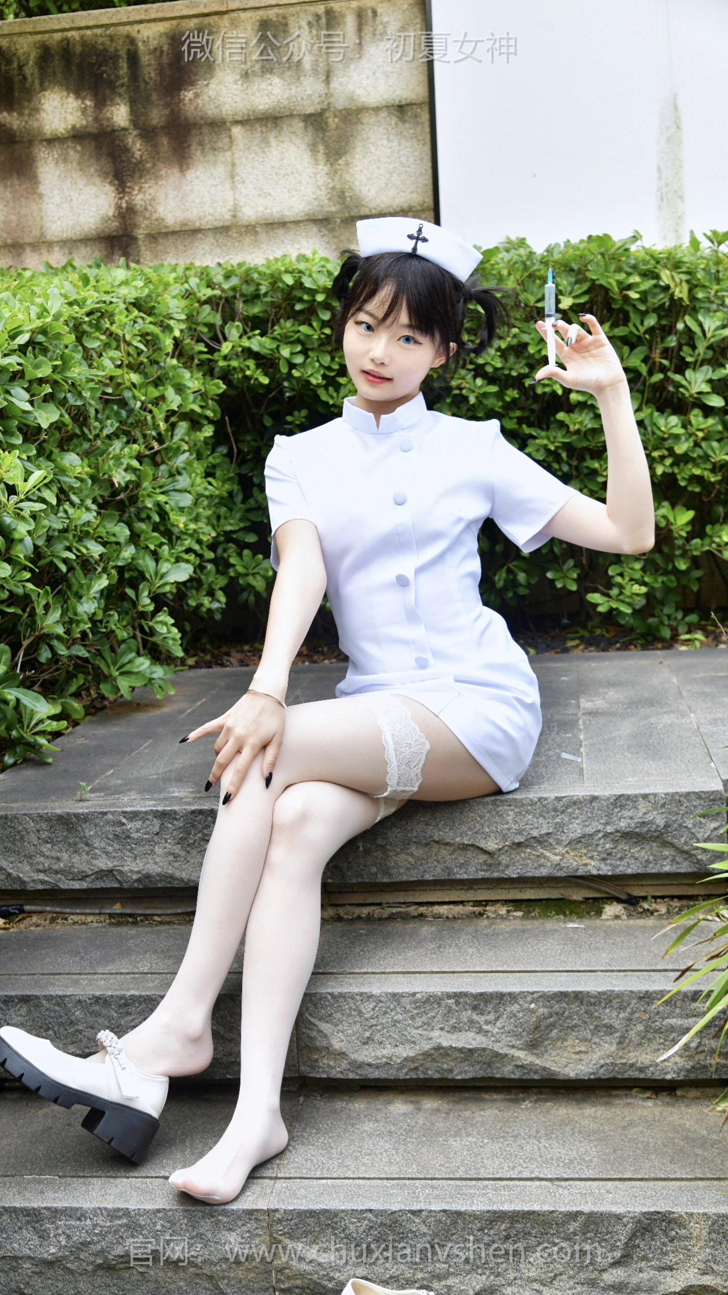 873/双双~【彻夜之歌】今日cos七草荠 ,蓝瞳+双马尾，解锁吸血鬼少女标配！