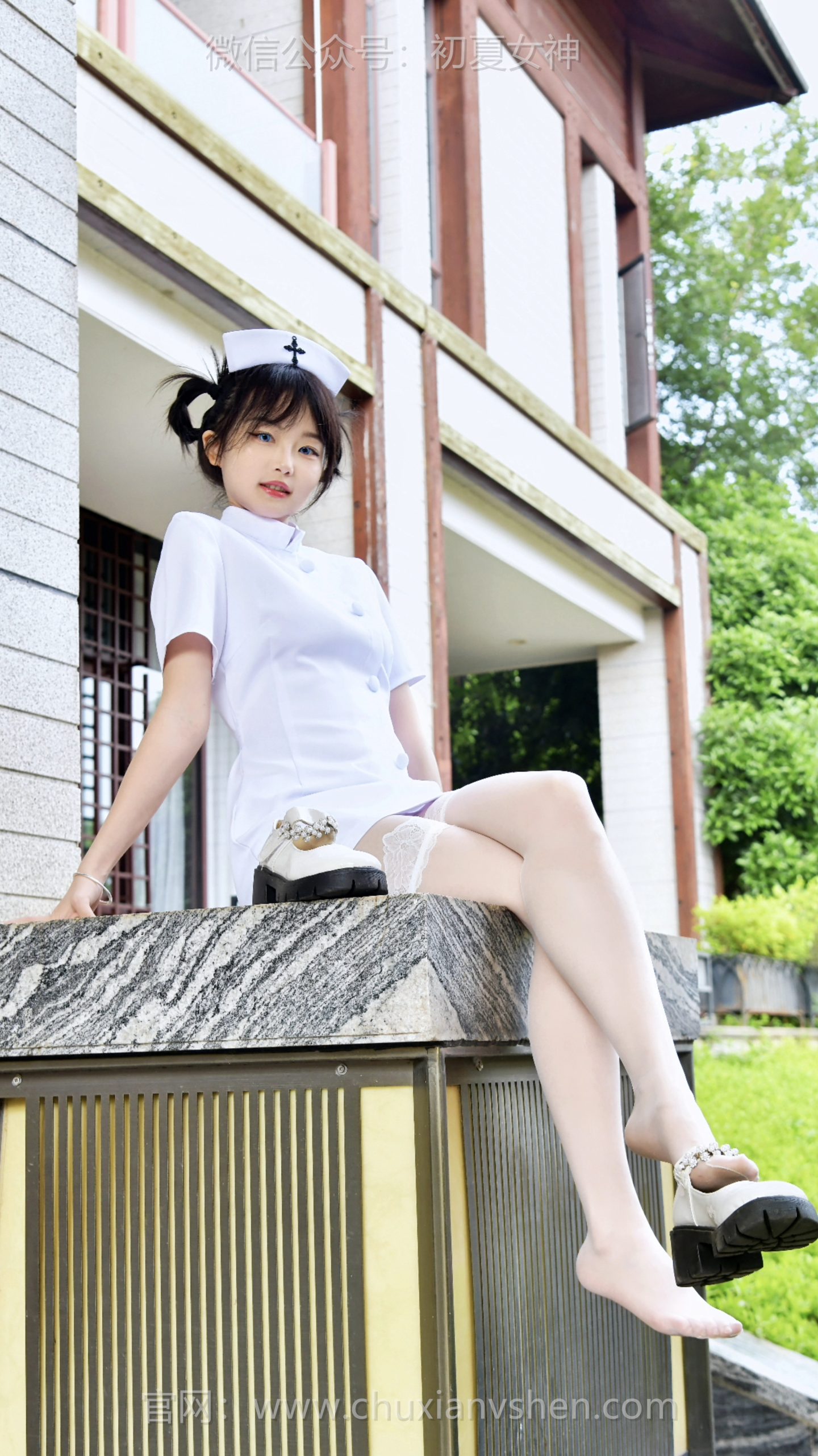 873/双双~【彻夜之歌】今日cos七草荠 ,蓝瞳+双马尾，解锁吸血鬼少女标配！