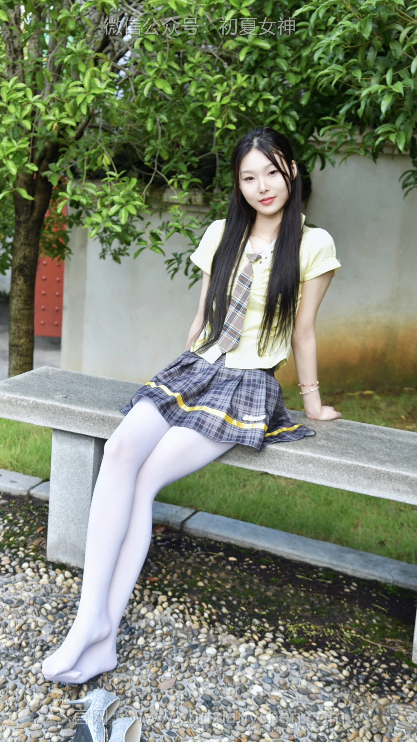 904/青子~【各有所爱】男生大多会偏爱这种带闪的鞋款，可站在女生的审美里，总觉得略显浮夸。