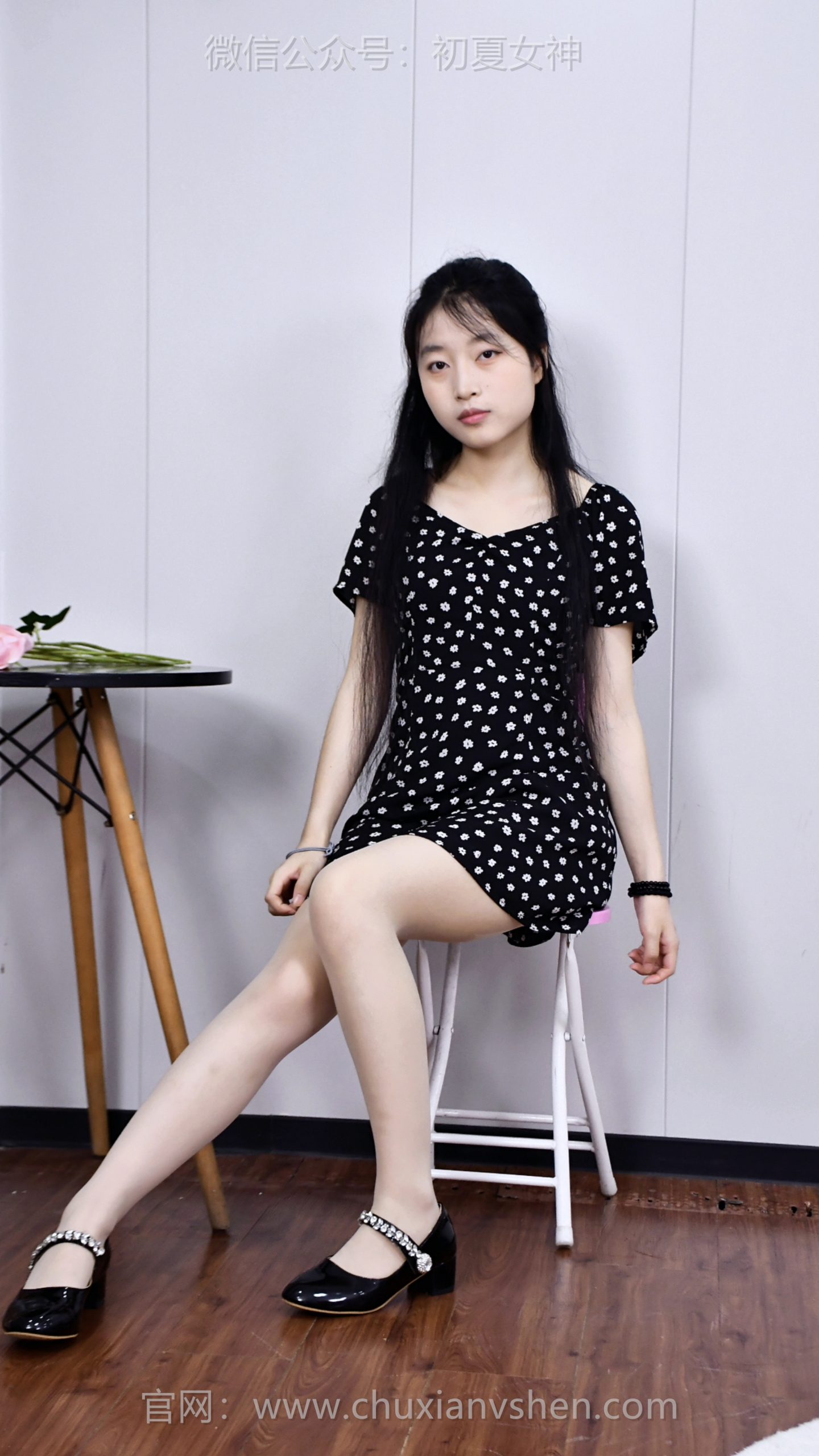 939/小颖~【无暇插话】现场热闹非凡，你来我往妙趣十足，笑声就没停下，压根找不到机会开口。