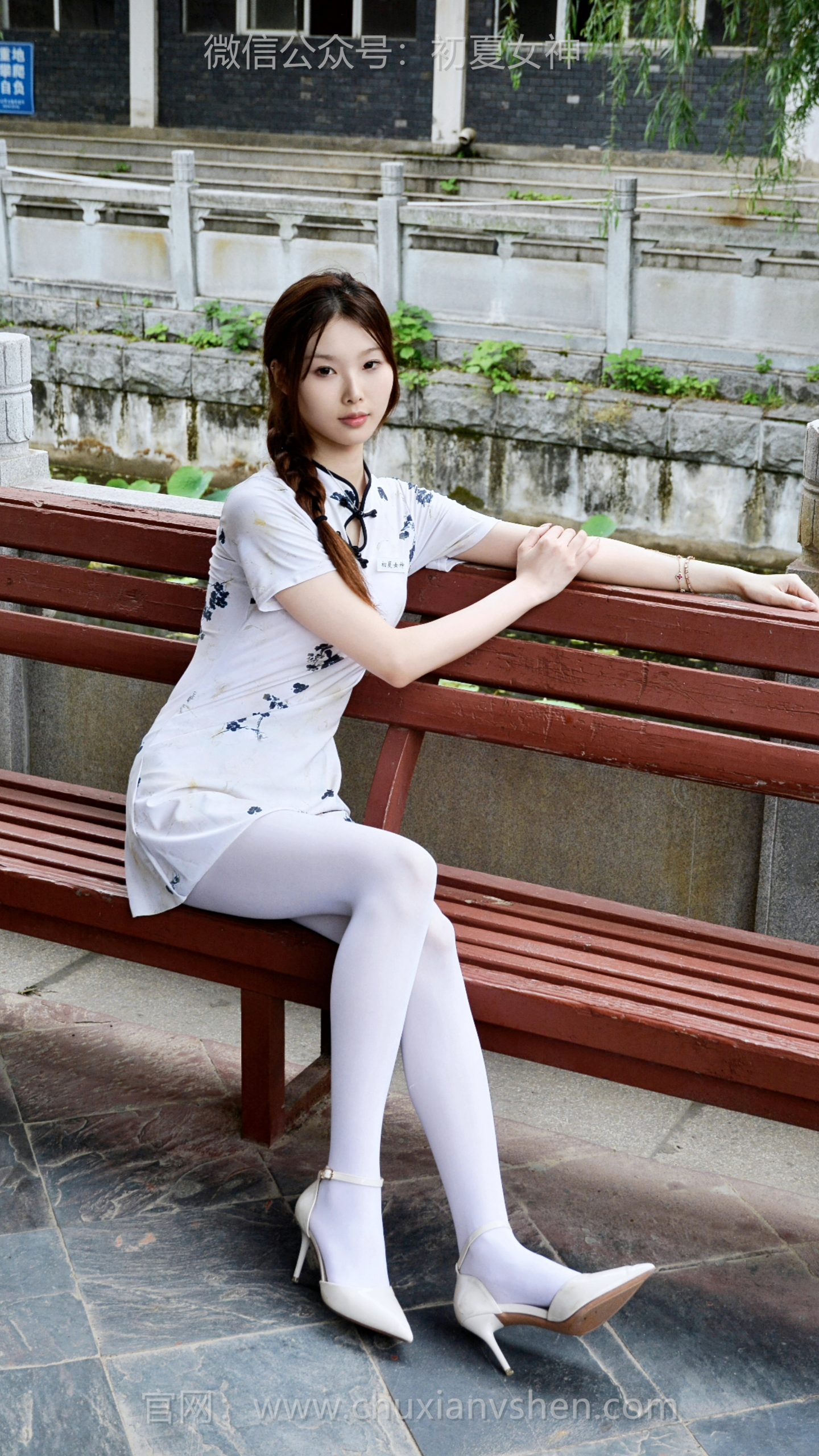 941/青子~【一池清幽】到访爱莲池，游走古朴长廊，赏庭院风光，细细品味“出淤泥而不染”的美好寓意。
