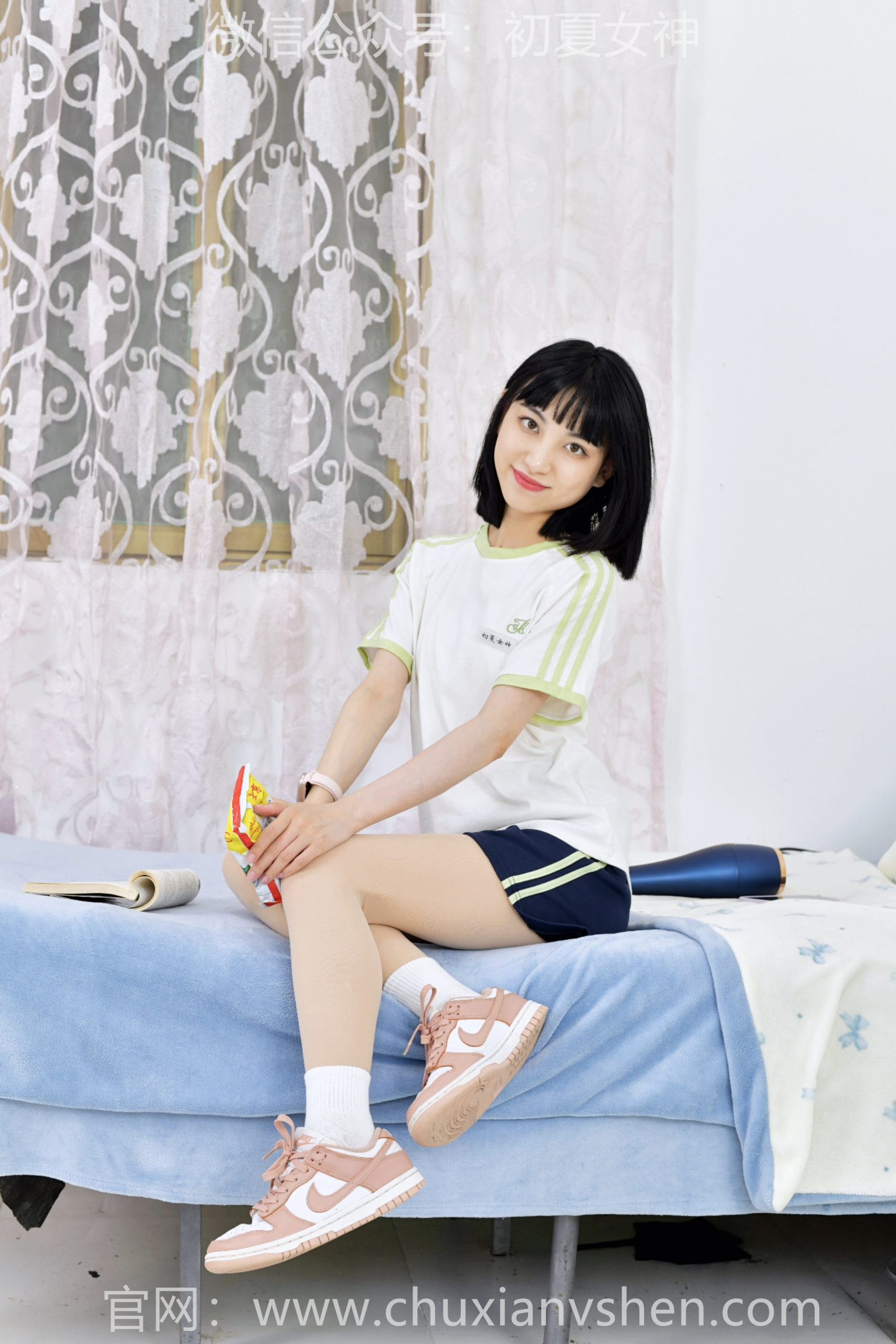961-1/柒柒~《表现力足》许久未见依旧很会镜头表现，各种姿势表情随手拿捏，居家随手拍都格外耐看。