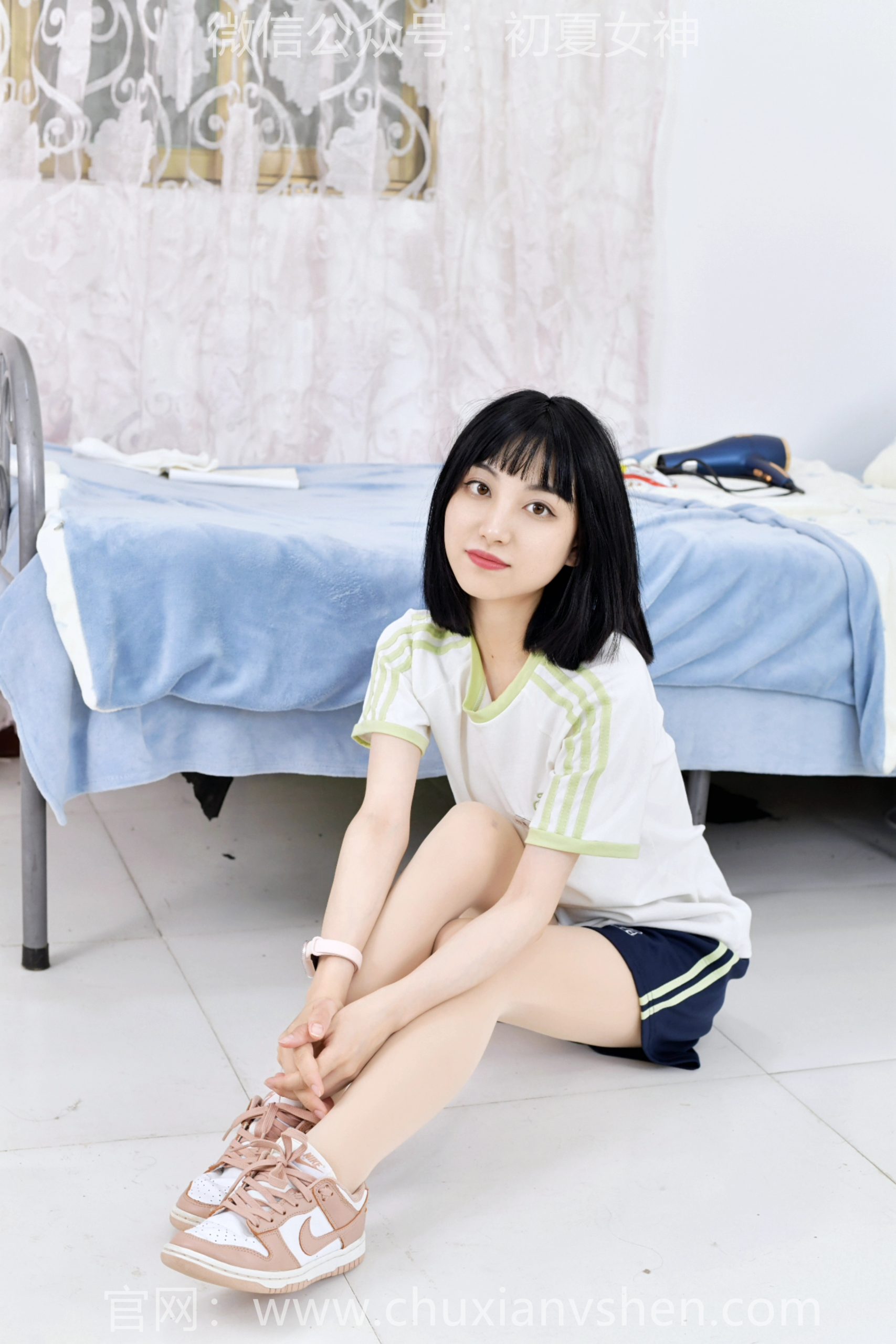 961-1/柒柒~《表现力足》许久未见依旧很会镜头表现，各种姿势表情随手拿捏，居家随手拍都格外耐看。