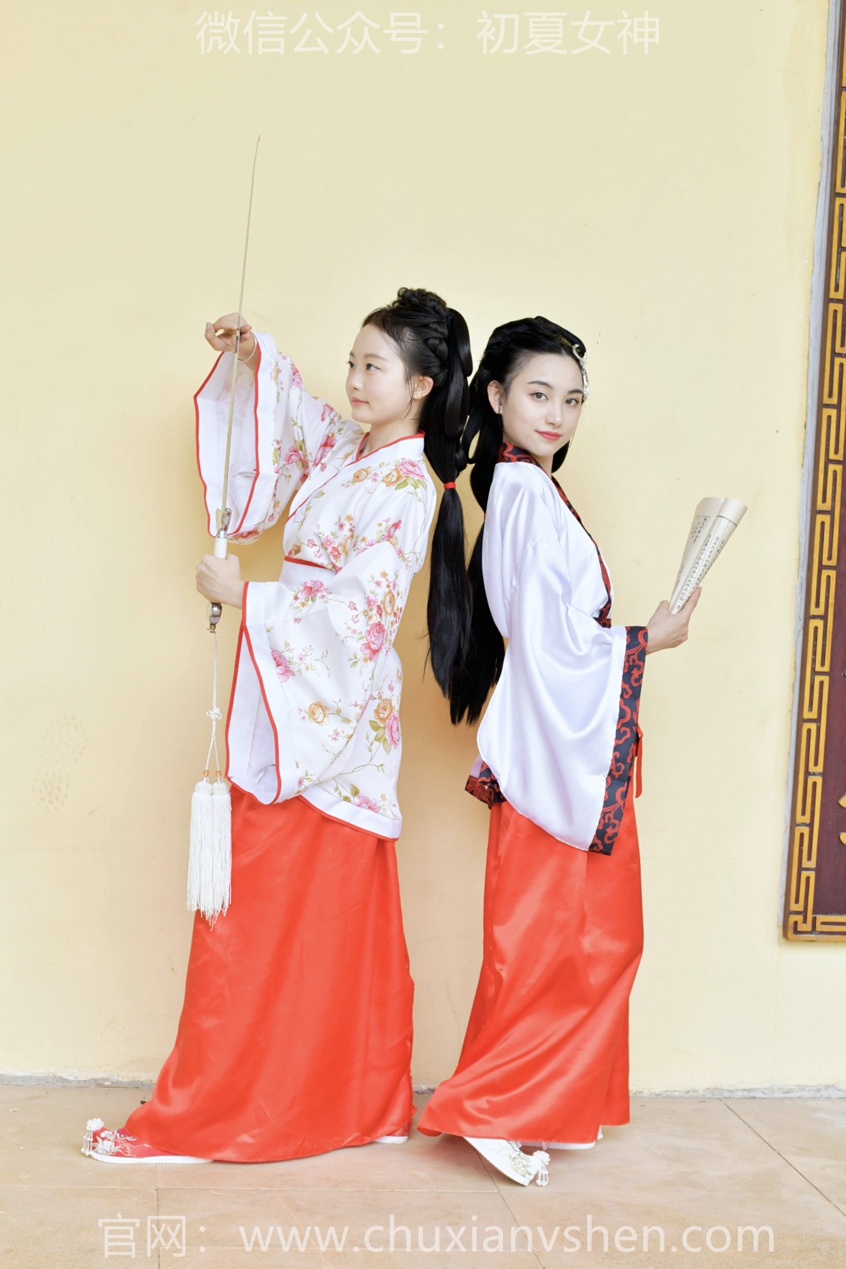 971-1/双双、柒柒~《朝夕相伴》汉服加身，知己在侧，闲来弈棋起舞，低声谈心，度过慢悠悠的时光。