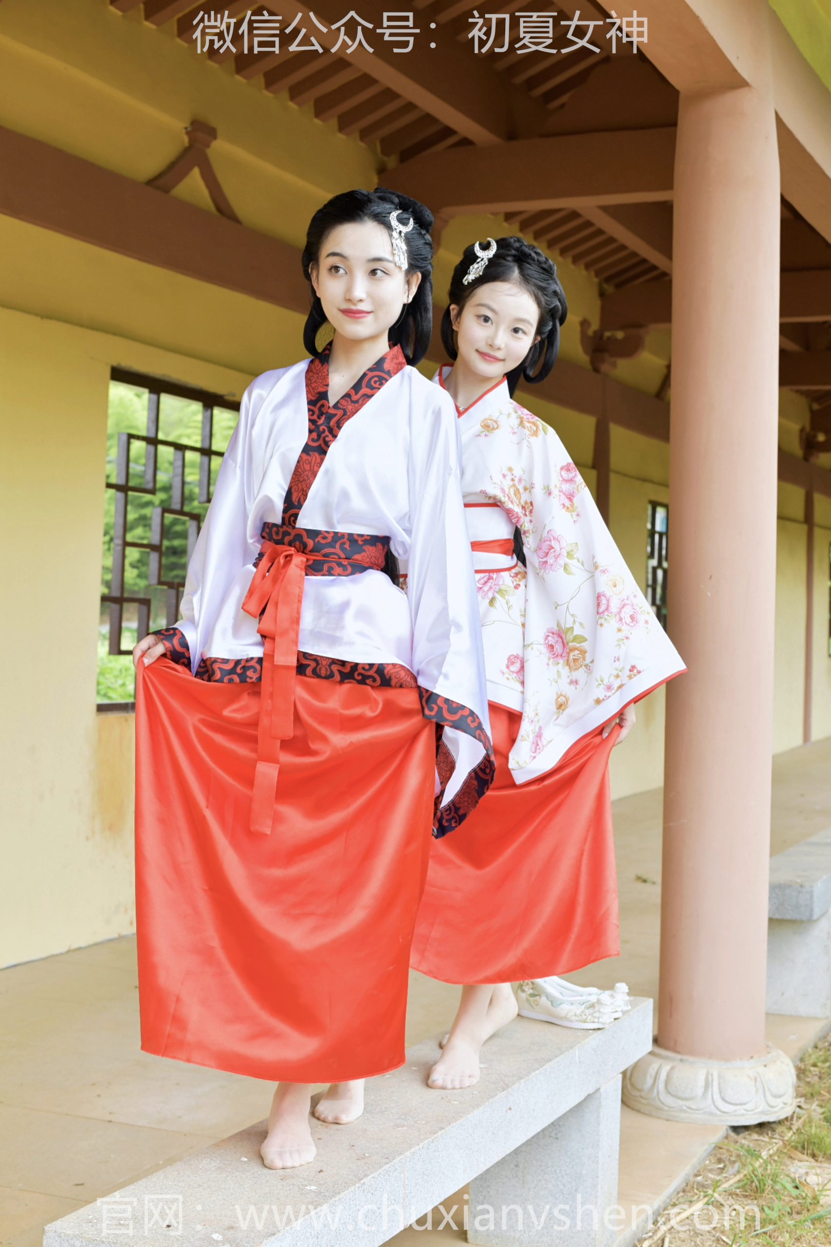 971-1/双双、柒柒~《朝夕相伴》汉服加身，知己在侧，闲来弈棋起舞，低声谈心，度过慢悠悠的时光。